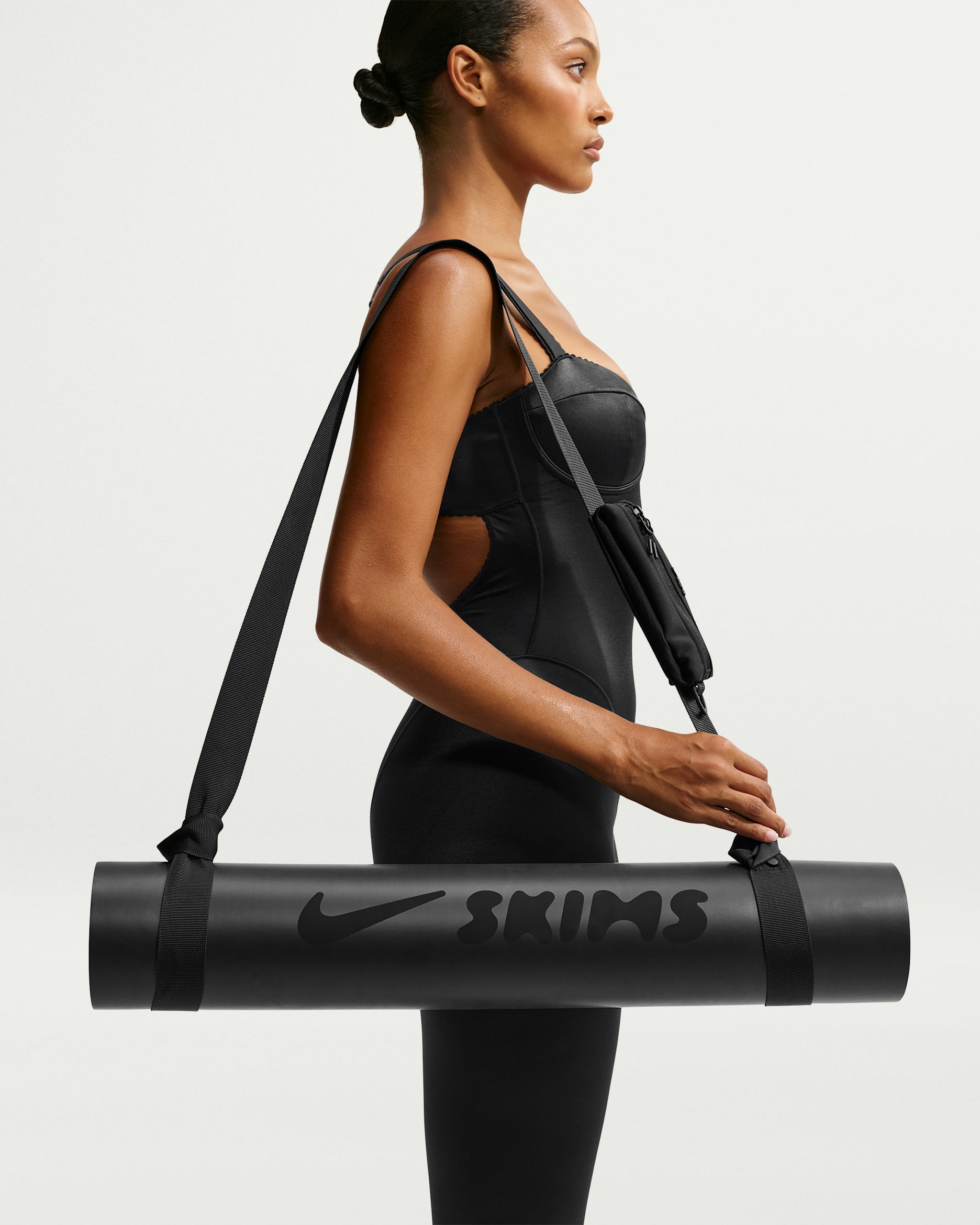 Tapete de yoga para mujer NikeSKIMS - NSKM Obsidian