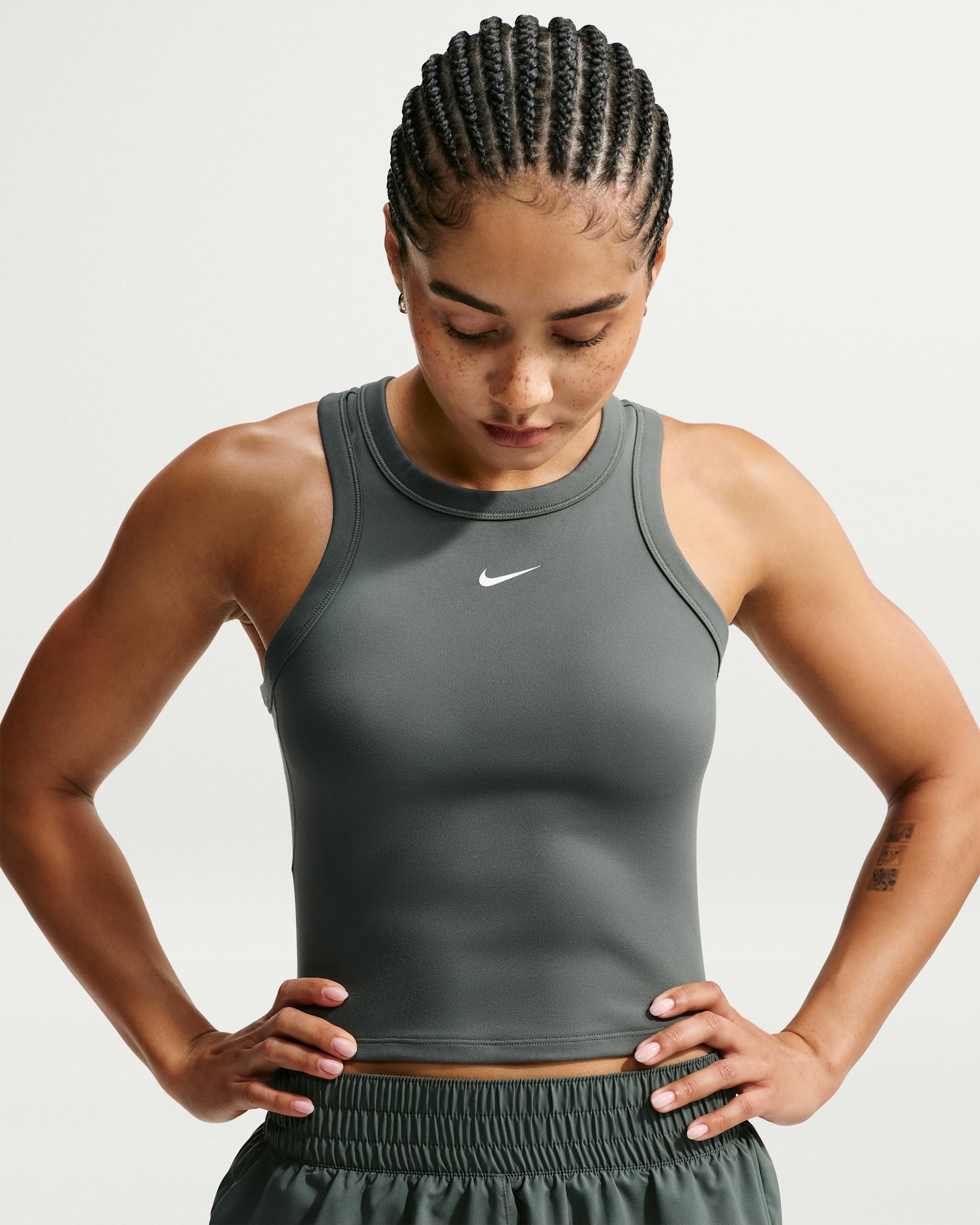 Nike One Fitted Women's Dri-FIT Cropped Tank Top - Camo Green/White