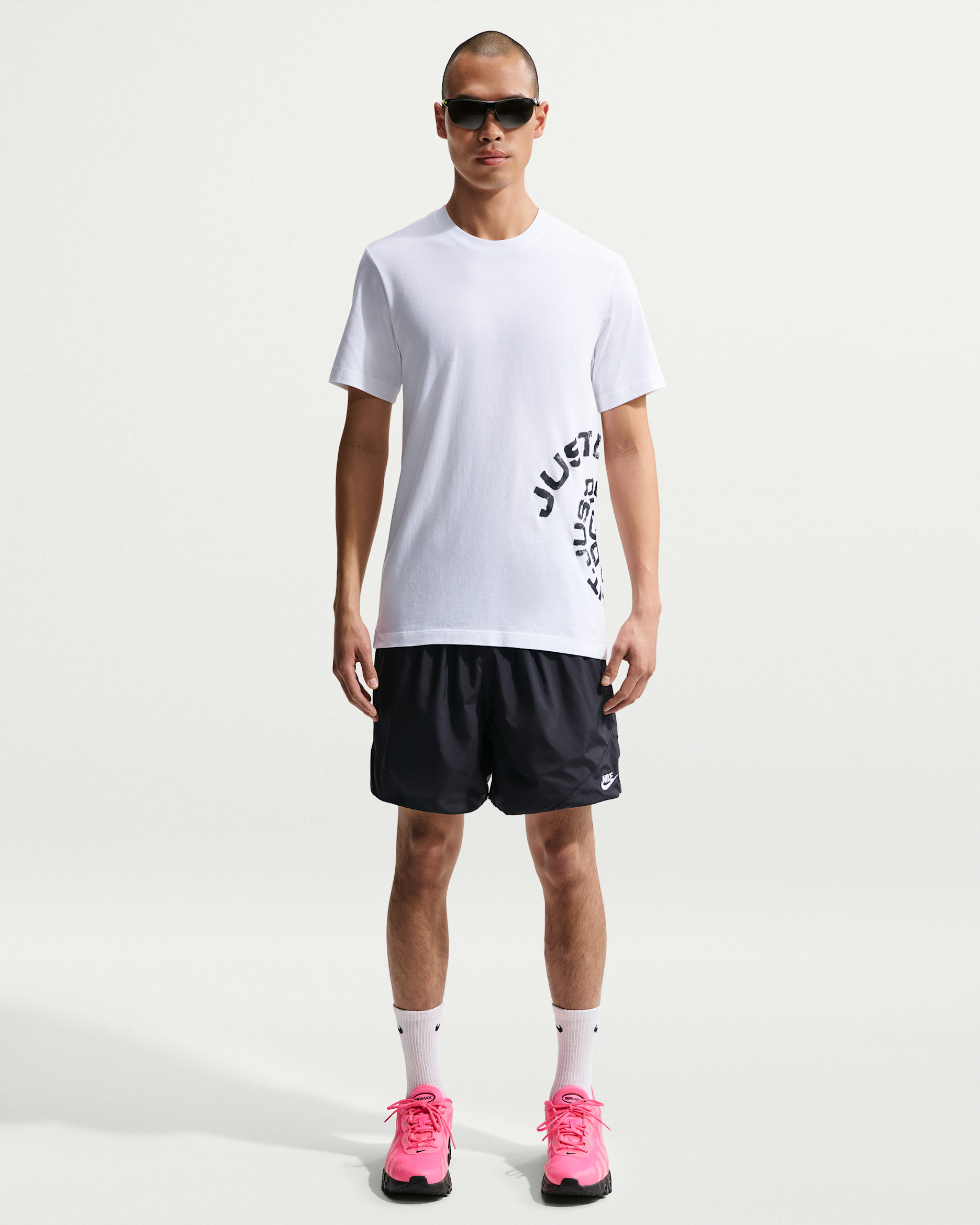 나이키 윈드러너 남성 경량 우븐 쇼츠 - 블랙/화이트