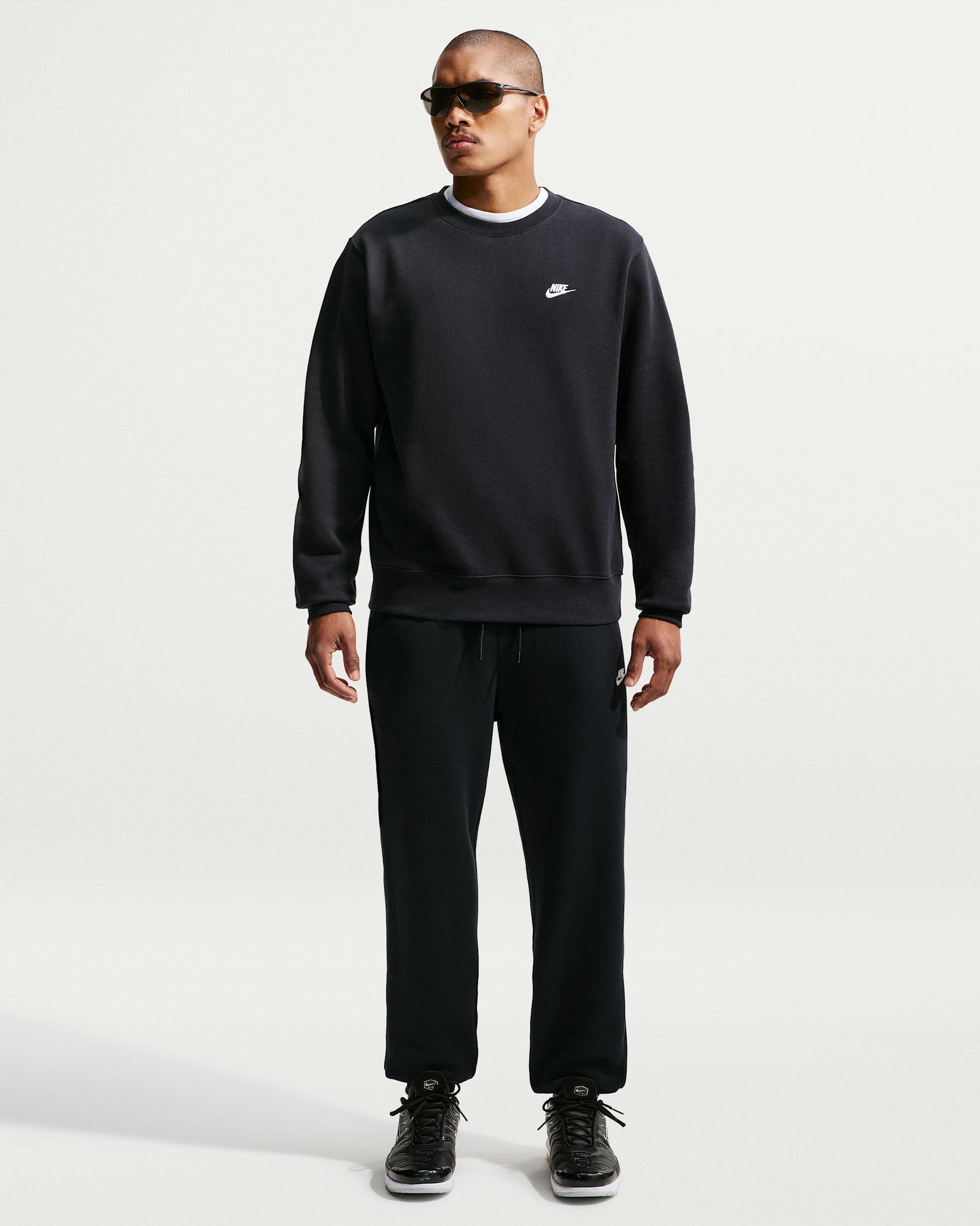 Pantaloni jogger Nike Club – Uomo - Nero/Nero/Bianco