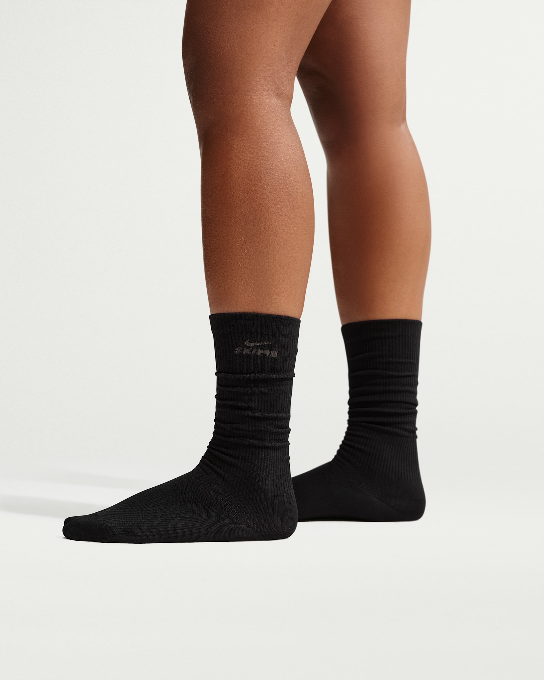 Knælange NikeSKIMS Rift-strømper med opdelt tå (1 par) - NSKM Obsidian/NSKM Boulder