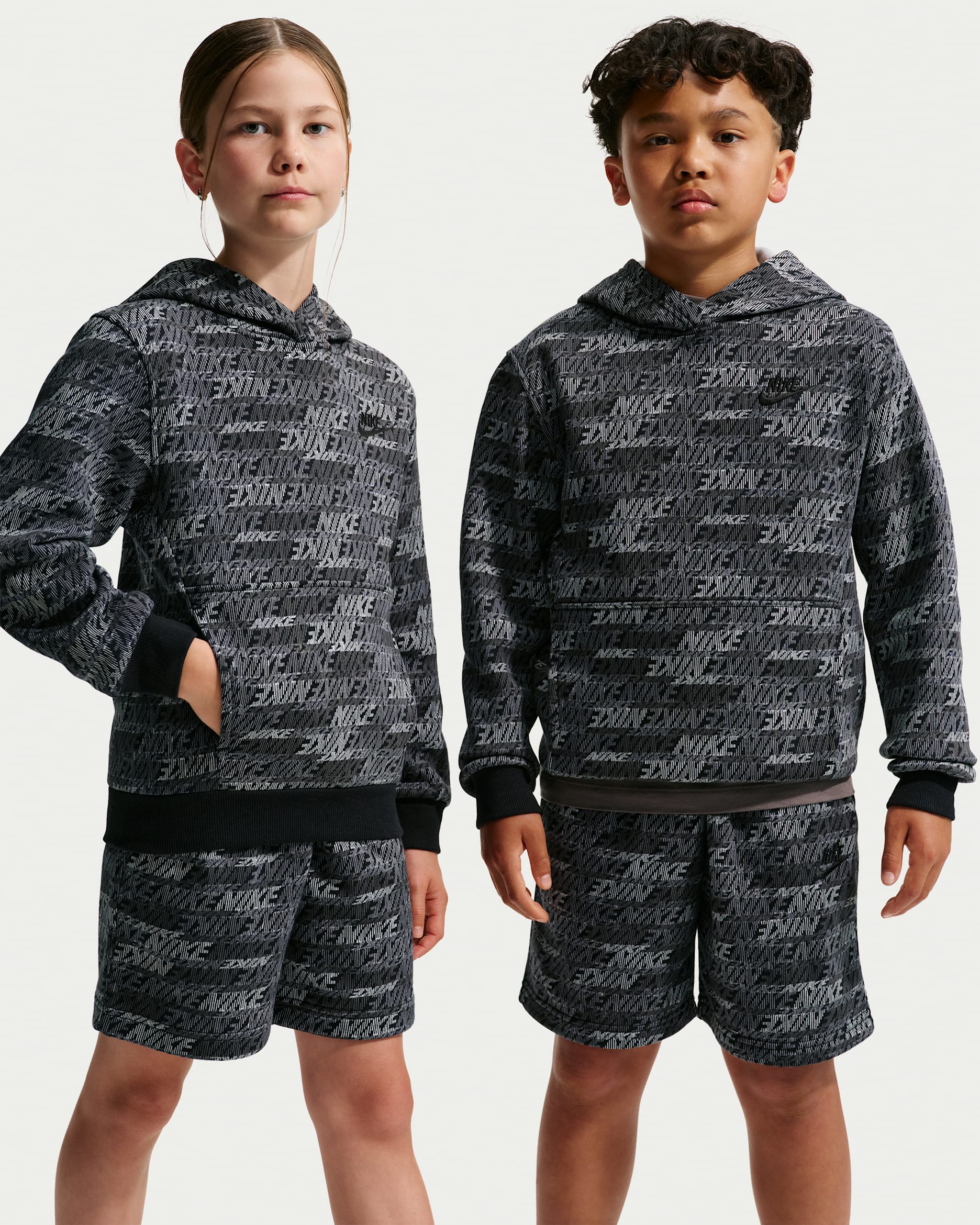 Nike Sportswear Club Fleece-hættetrøje til større børn - sort/sort/sort