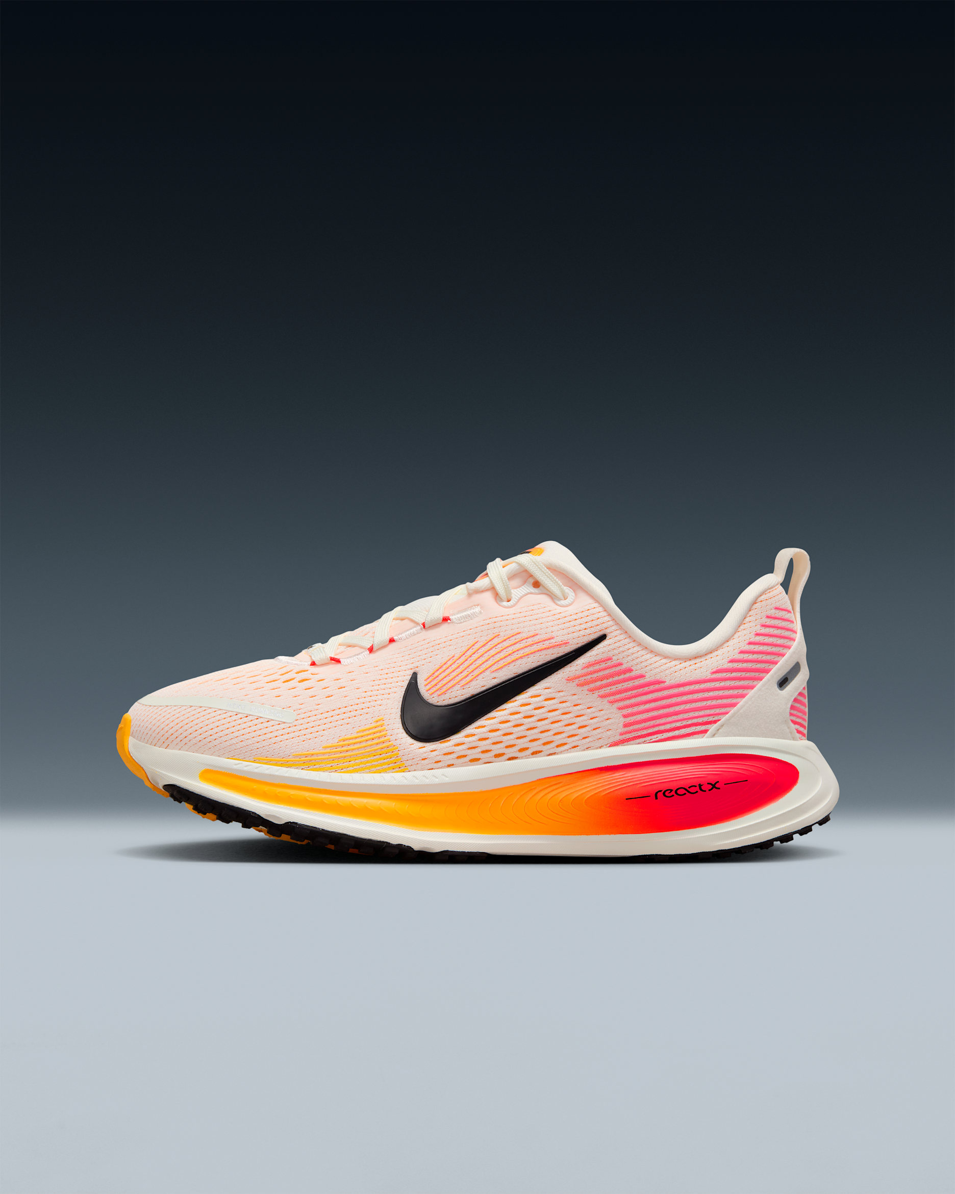 Nike Vomero 18 大童路跑鞋 - Sail/Bright Crimson/Laser Orange/黑色