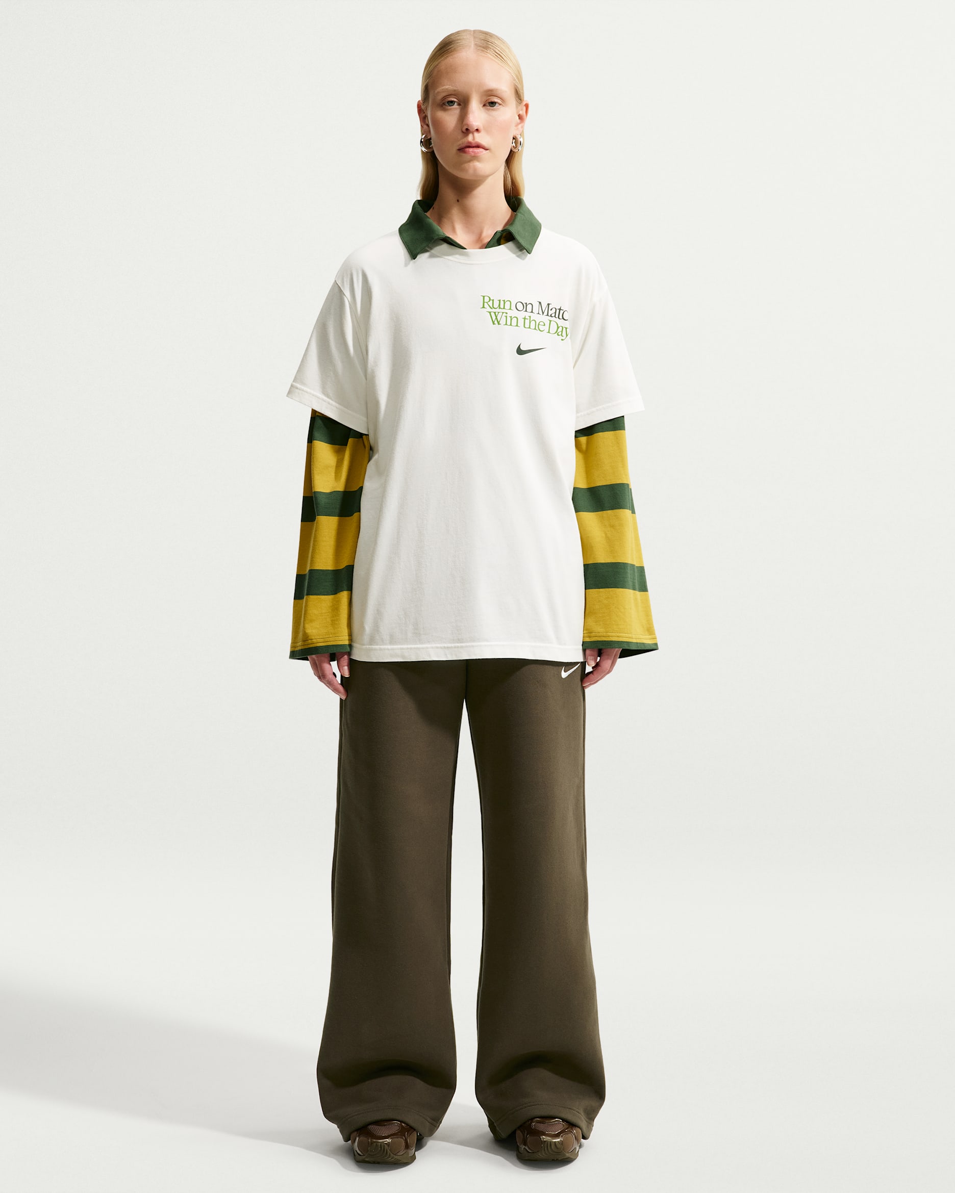 Nike Studio Fleece Medium Weight Women's Mid-Rise Wide-Leg Pants - Dark Hazel/Sail