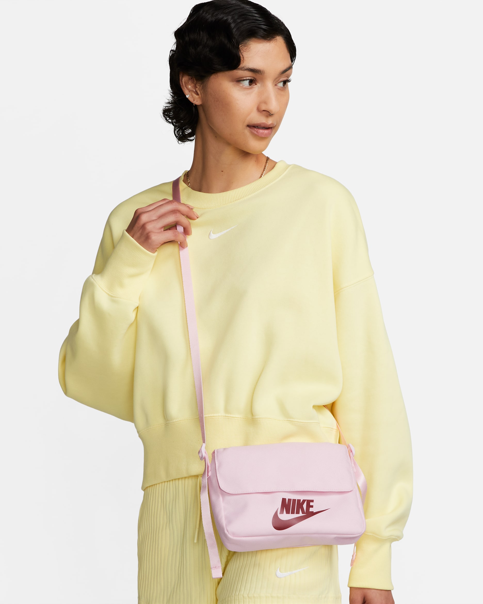 Nike Sportswear 女款 Futura 365 斜背包 (3 公升) - Pink Foam/Pink Foam/Team Red