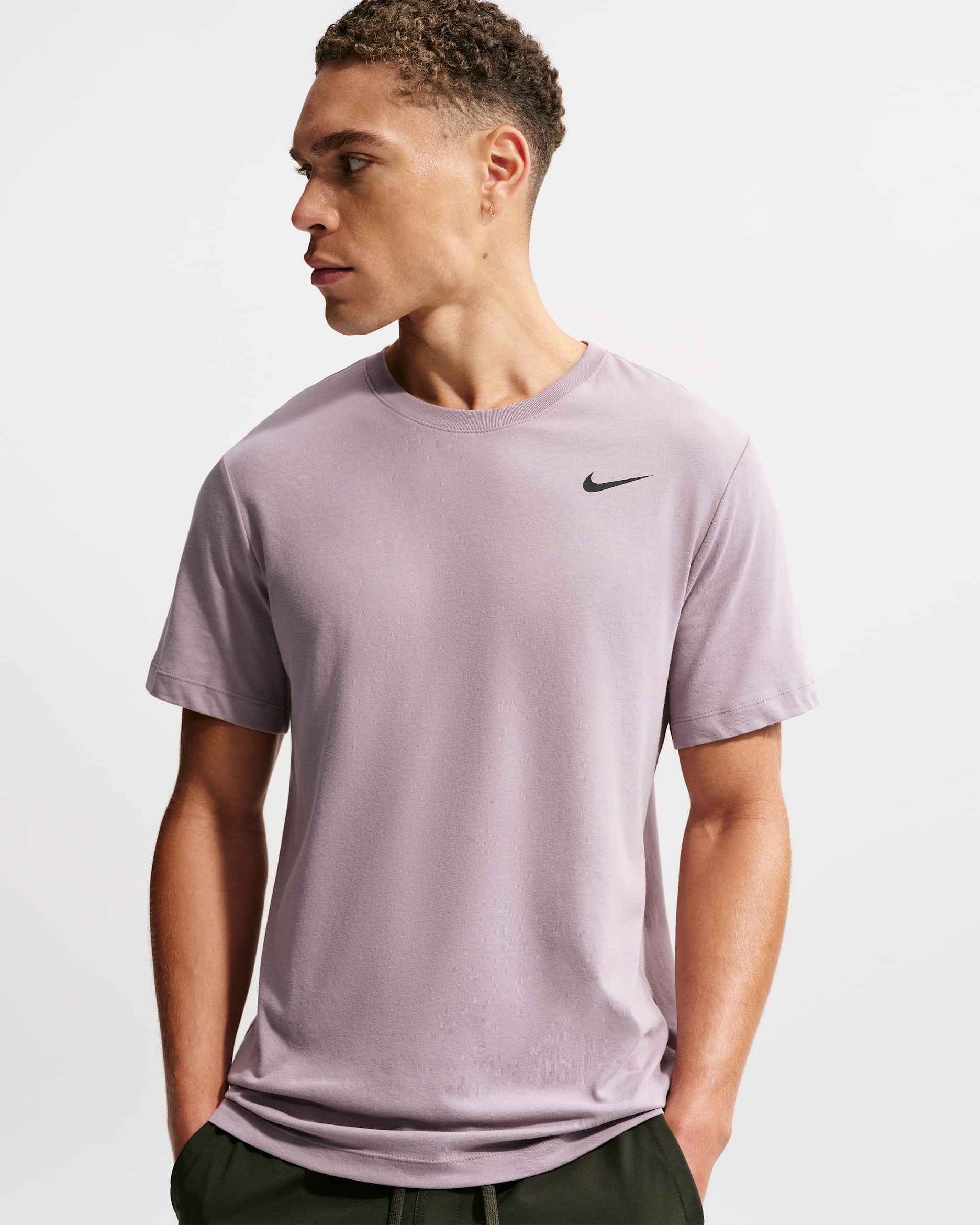 Nike Dri-FIT Men's Fitness T-Shirt - Light Violet Ore/Black