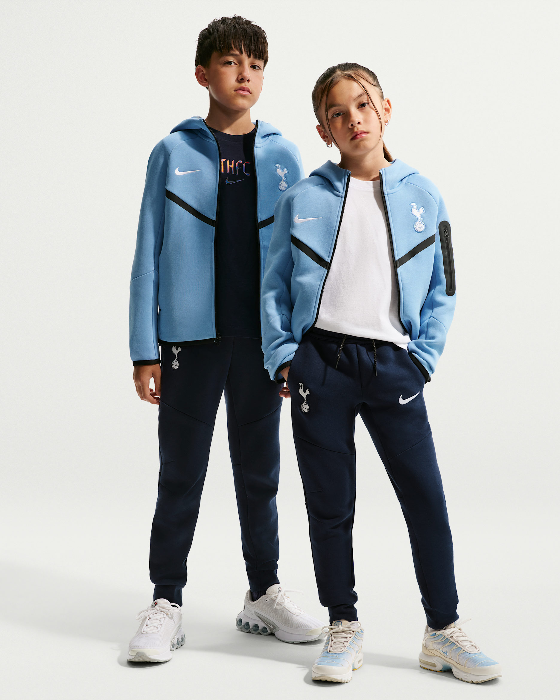 Tottenham Hotspur Tech Fleece Older Kids' (Boys') Nike Football Trousers - Obsidian/White