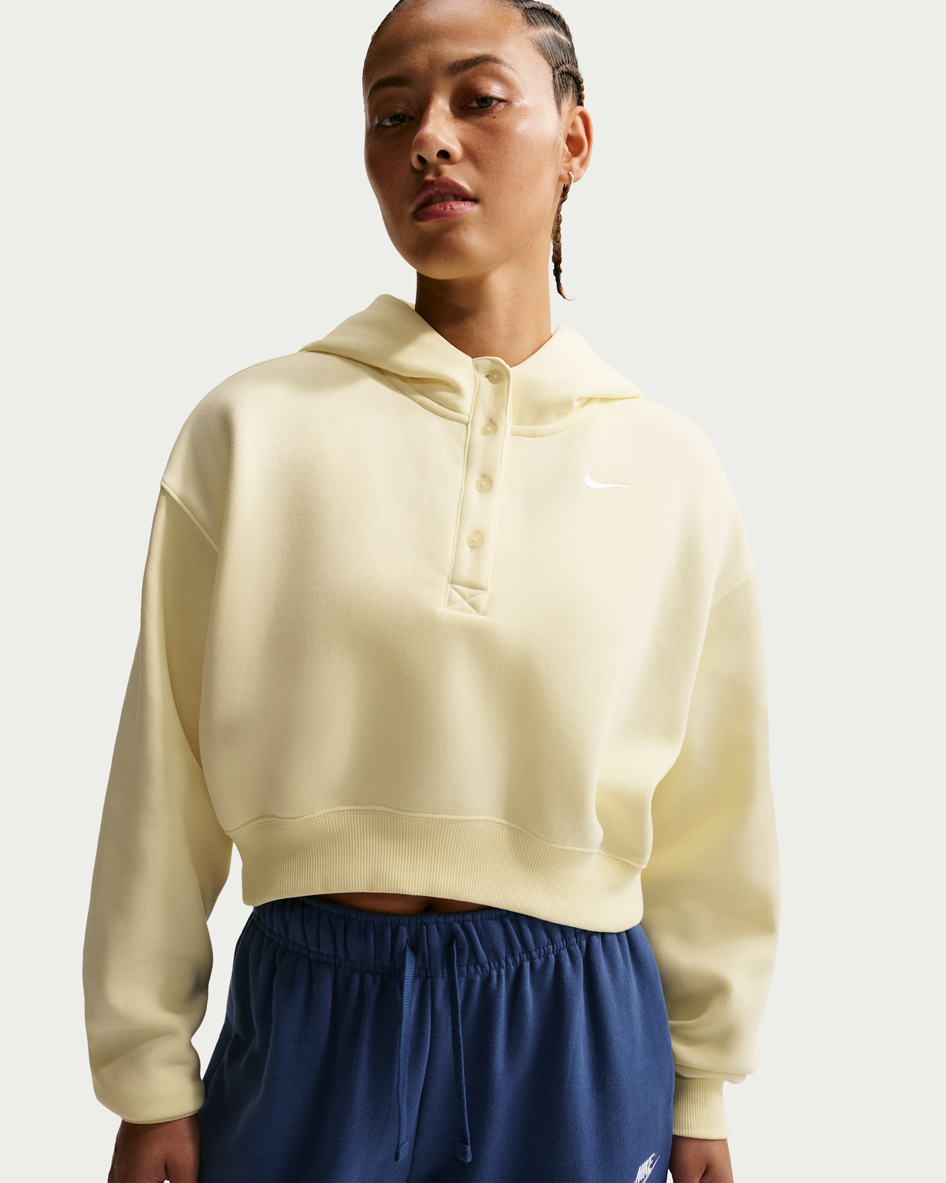 Sudadera con gorro Nike Sportswear oversized cropped Henley de tejido Fleece para mujer Phoenix - Alabastro/Vela