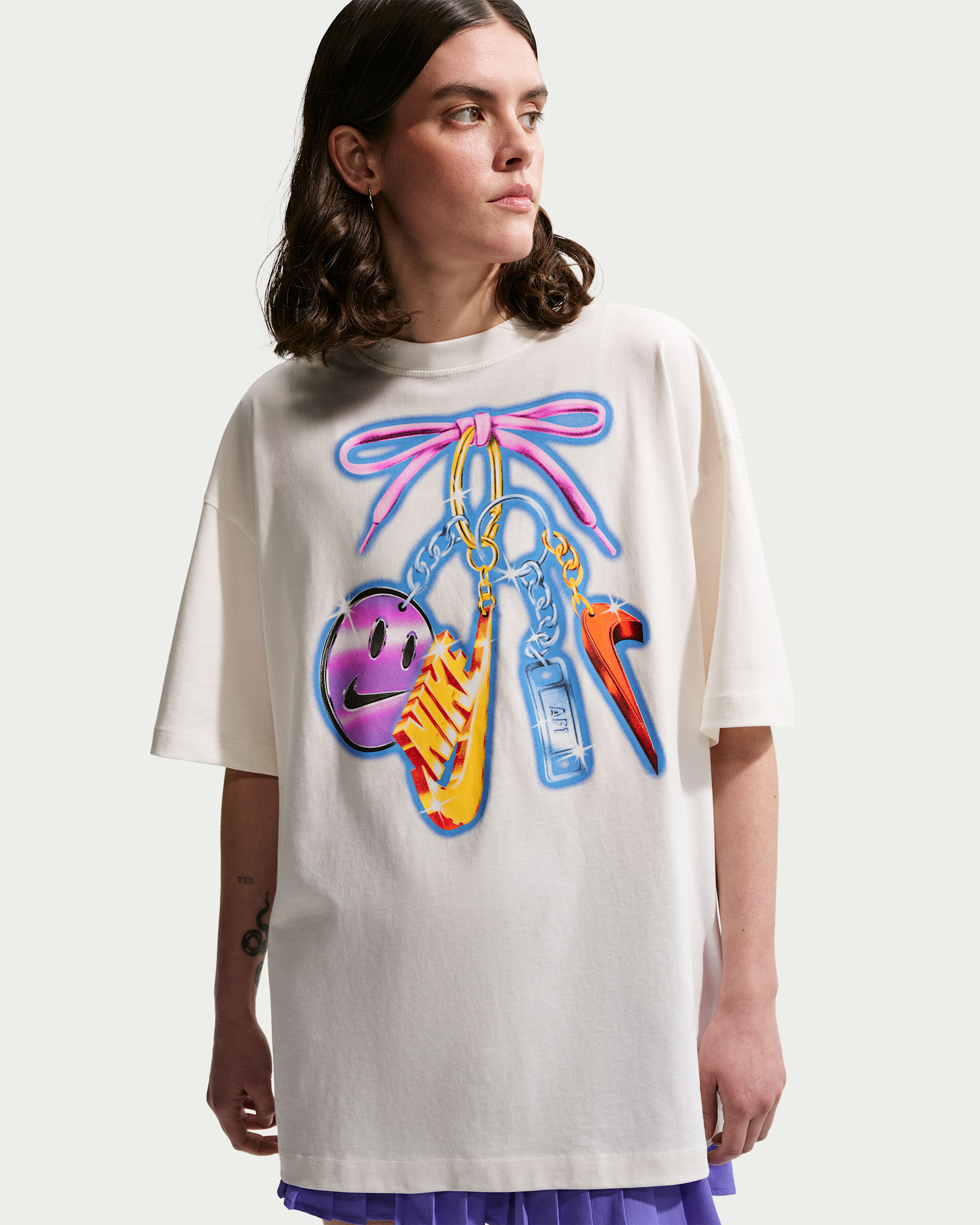 Nike Sportswear Classic Women's Oversized T-Shirt - Sail