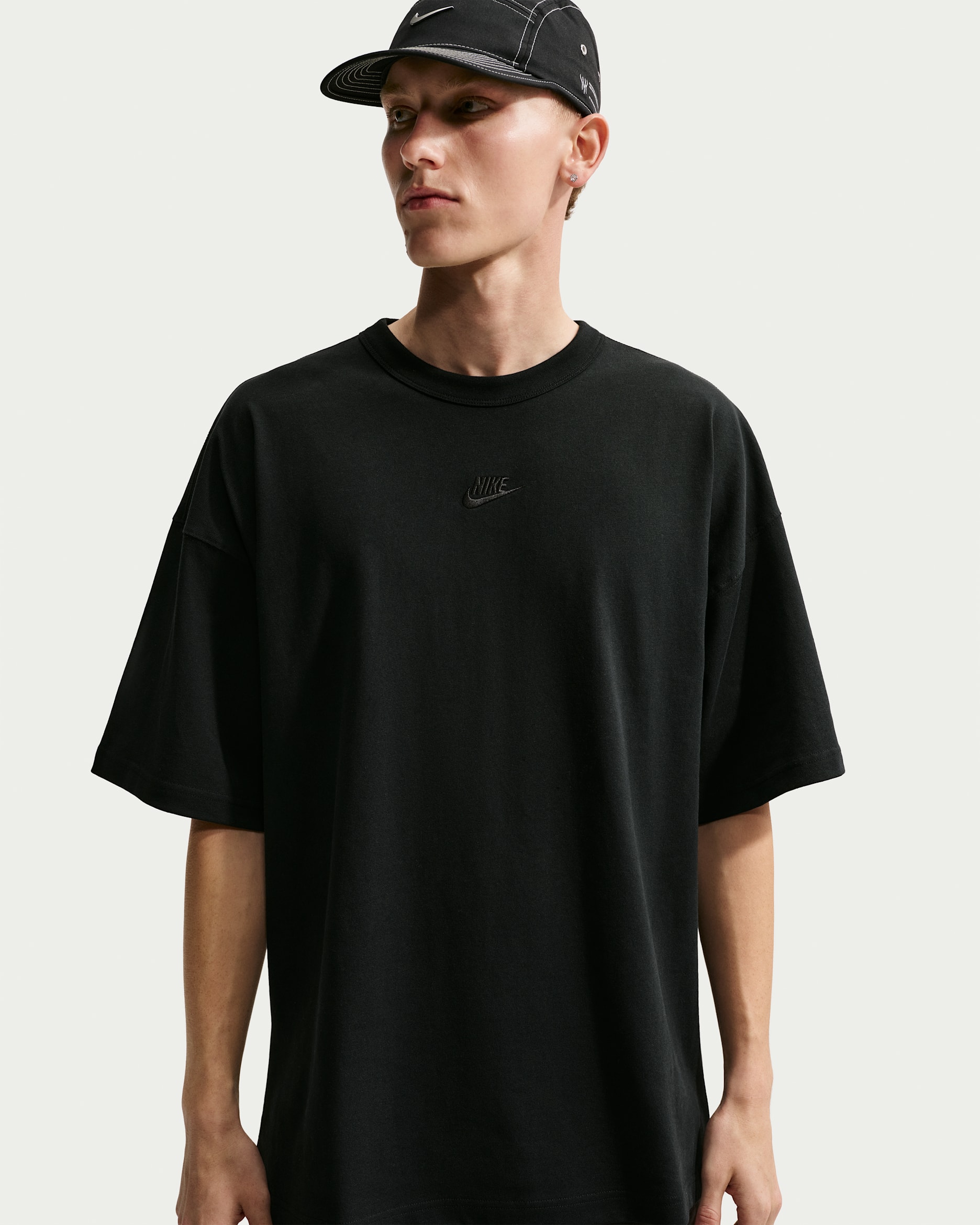 Nike Sportswear Premium Essentials Men's Oversized T-Shirt - Black