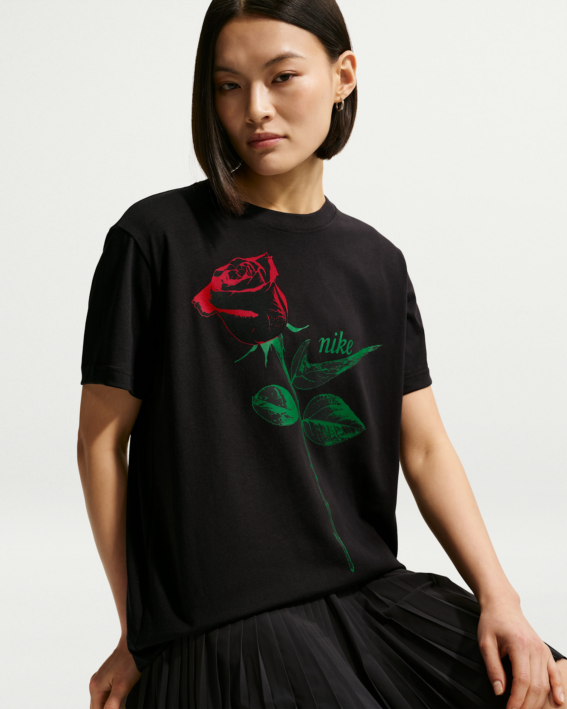 Nike Sportswear Women's Oversized Short-Sleeved T-Shirt - Black