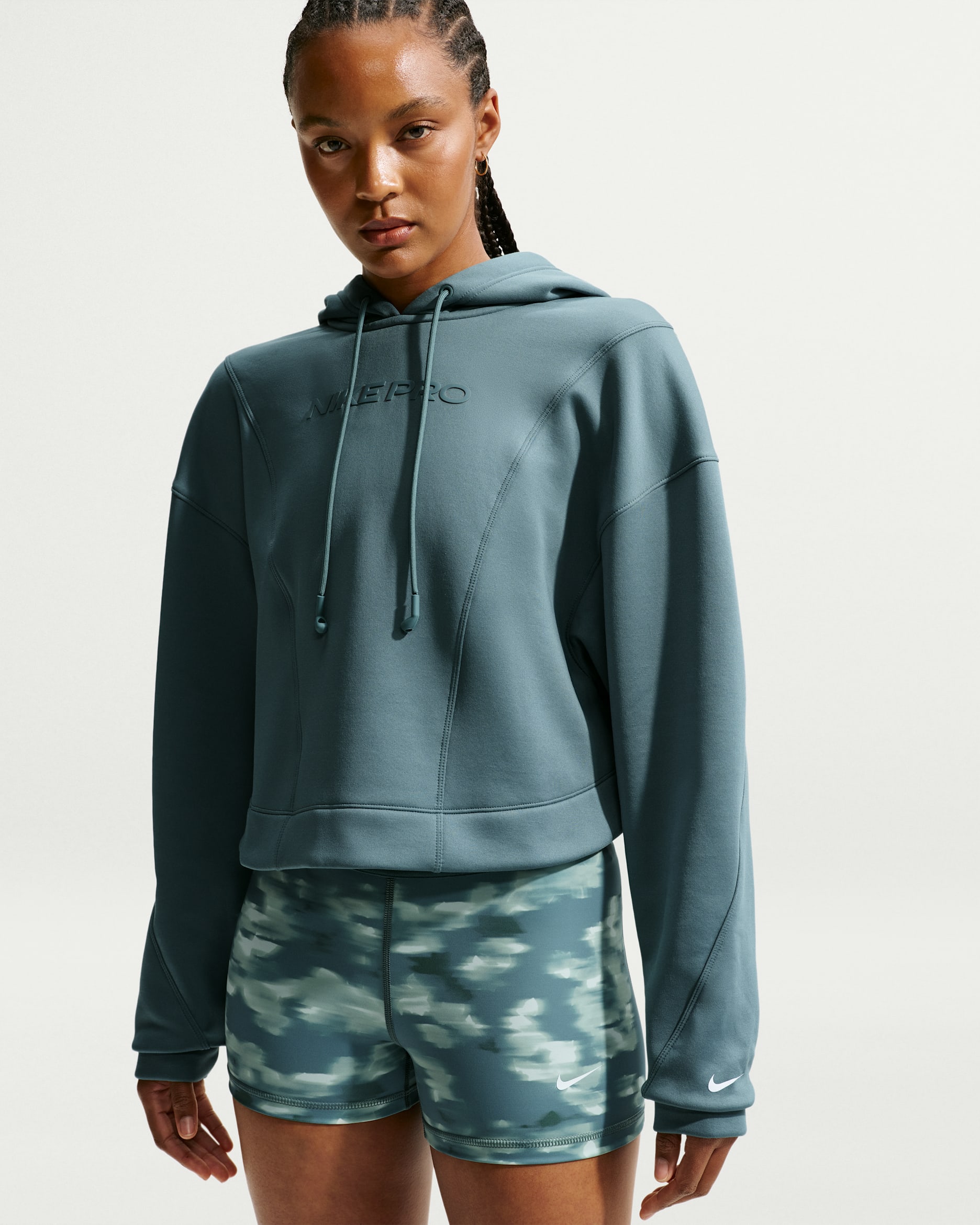 Nike Pro Therma-FIT-hættetrøje til kvinder - Mineral Slate/hvid