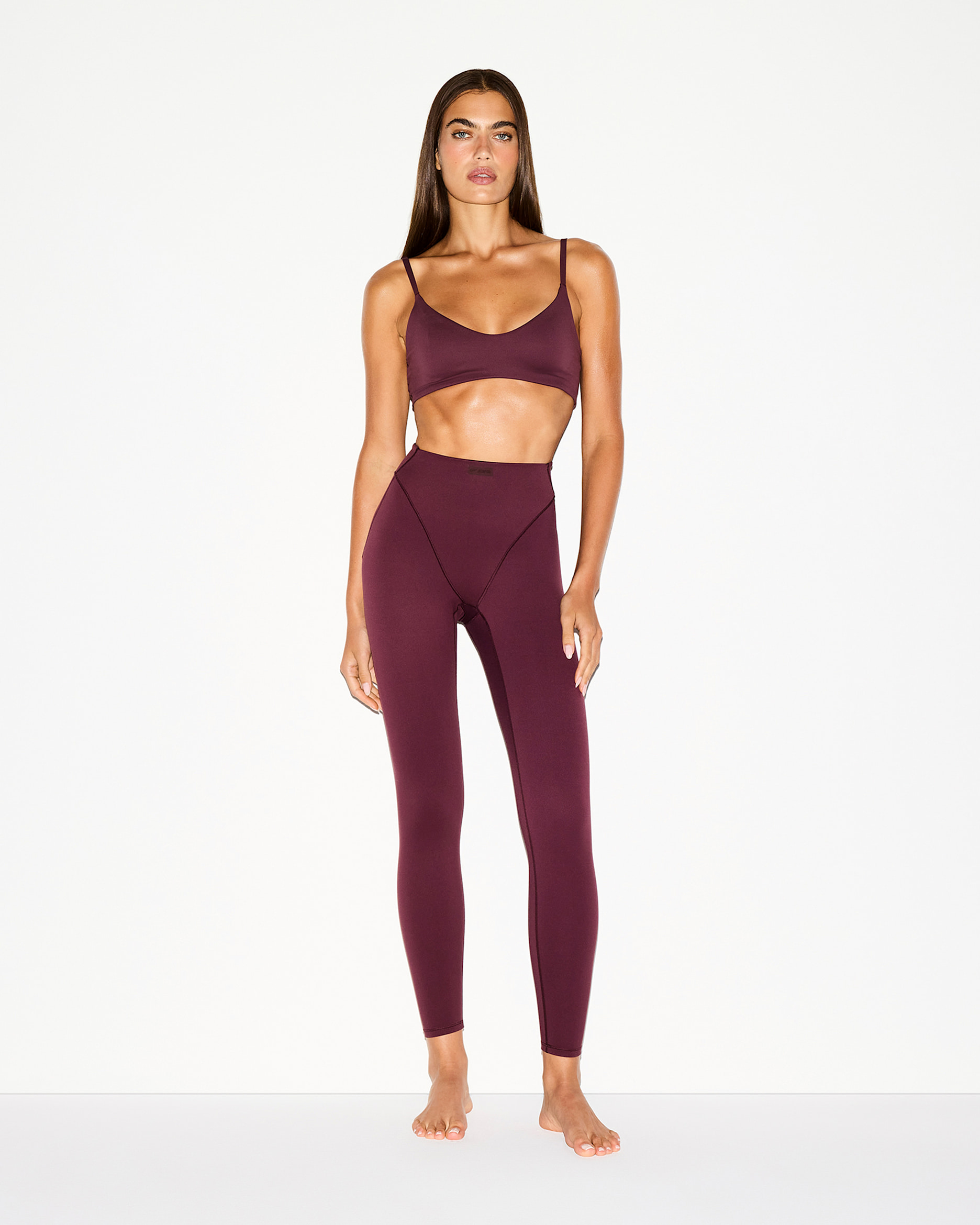 NikeSKIMS Matte Women's High-Waisted V-Line 26" Leggings - NSKM CURRANT