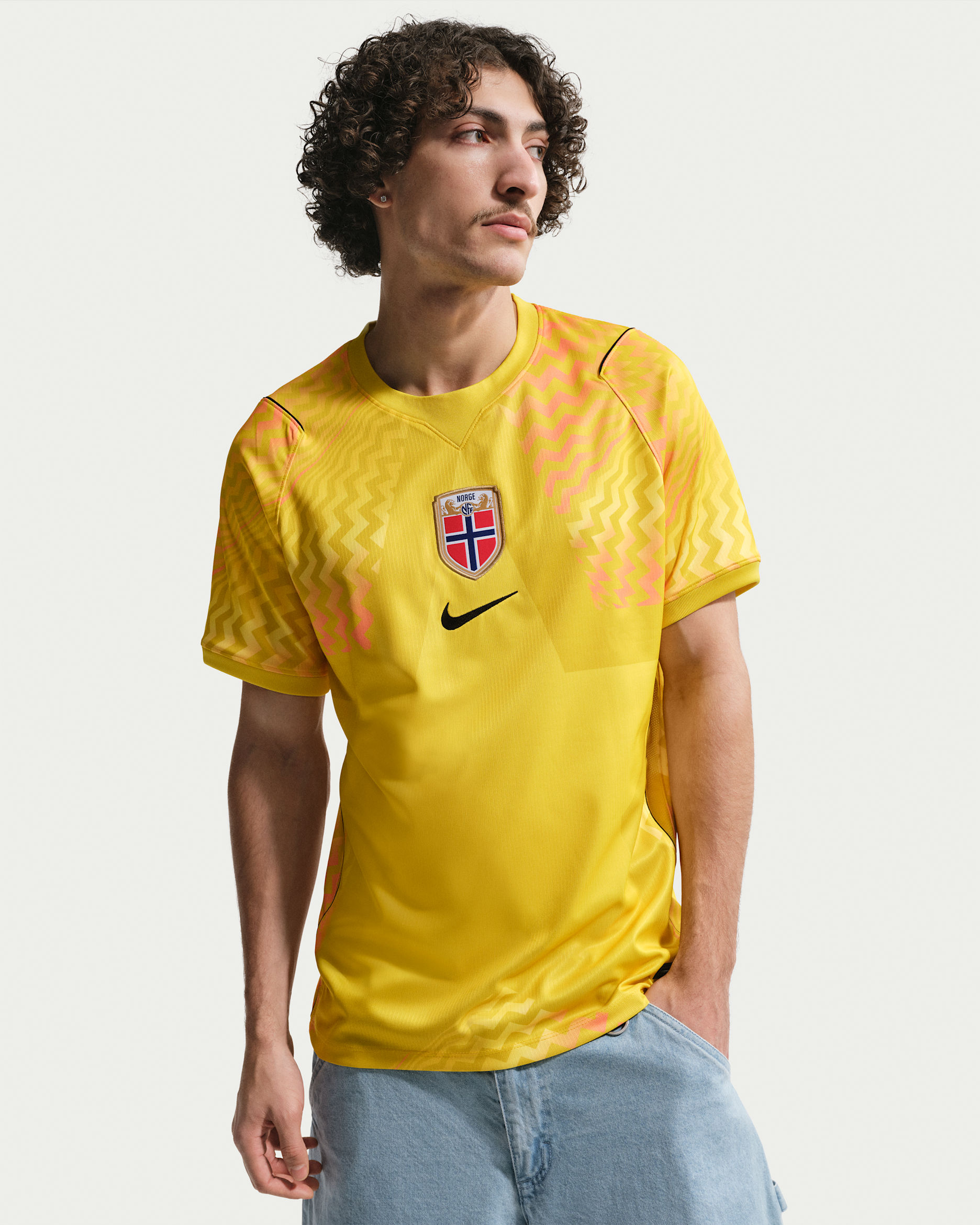 Replika pánského brankářského fotbalového dresu Nike Dri-FIT Norsko Stadium 2026 s krátkým rukávem - Lightning/Černá/Černá