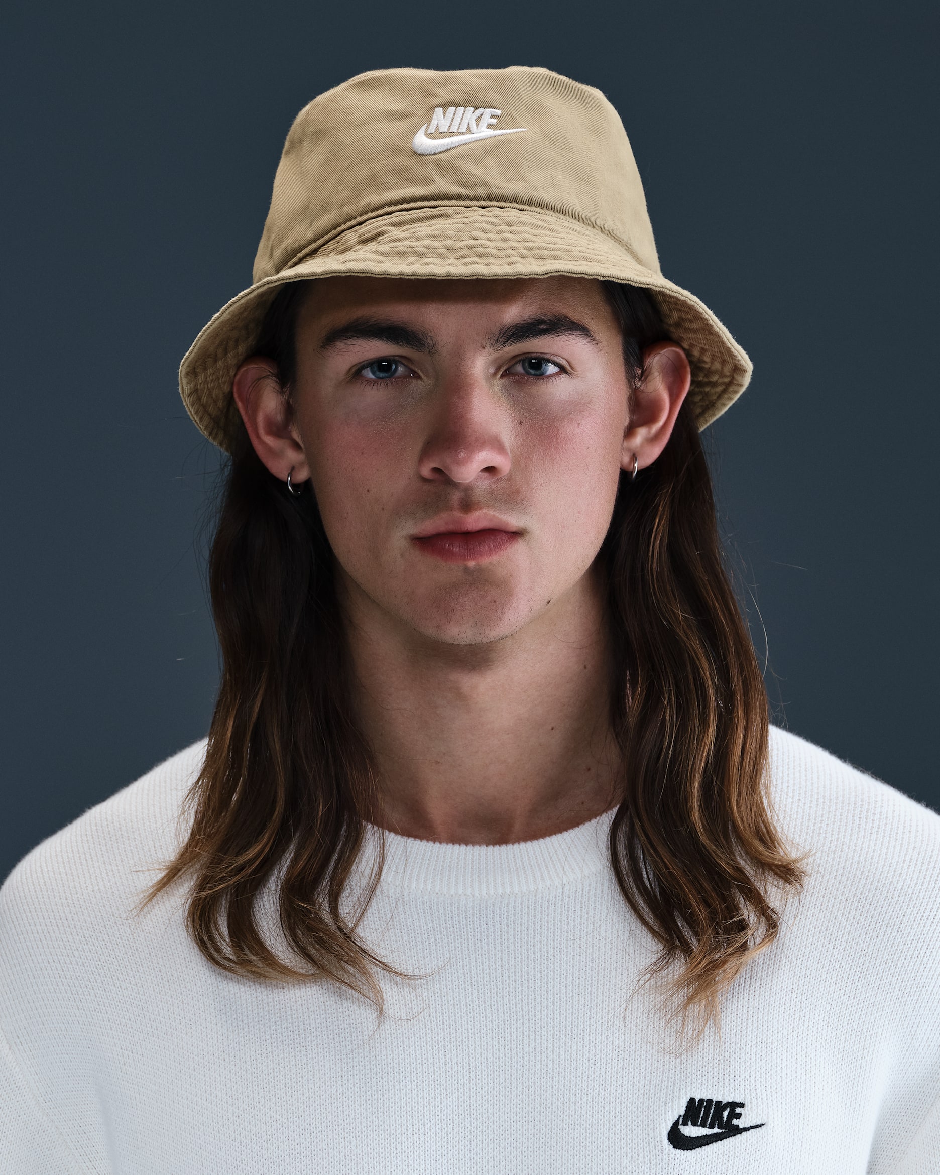 Nike Apex Futura Washed Bucket Hat - Parachute Beige/White