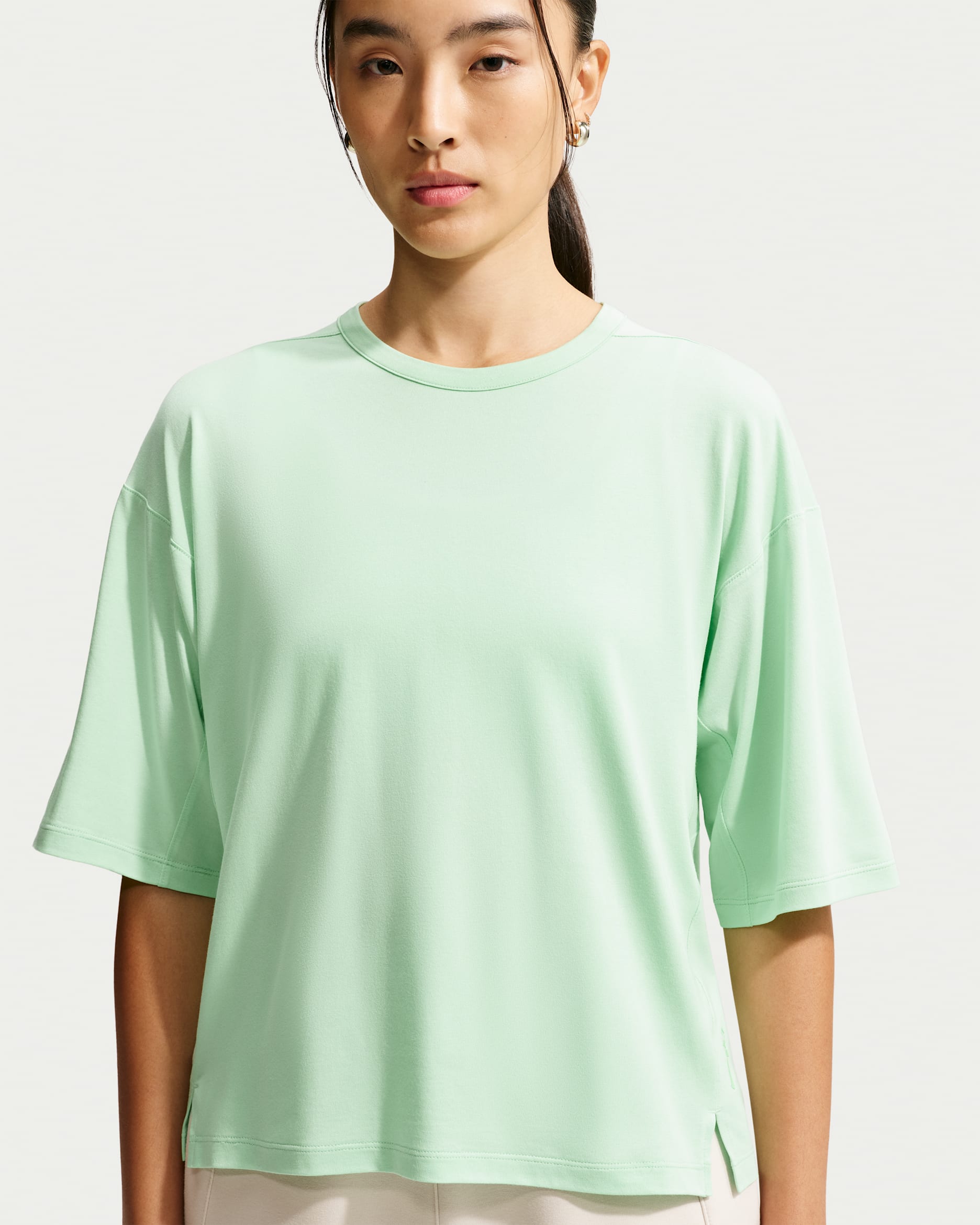 Nike 24.7 ImpossiblySoft Light Women's Dri-FIT Short-Sleeve T-Shirt - Cucumber Calm/Illusion Green