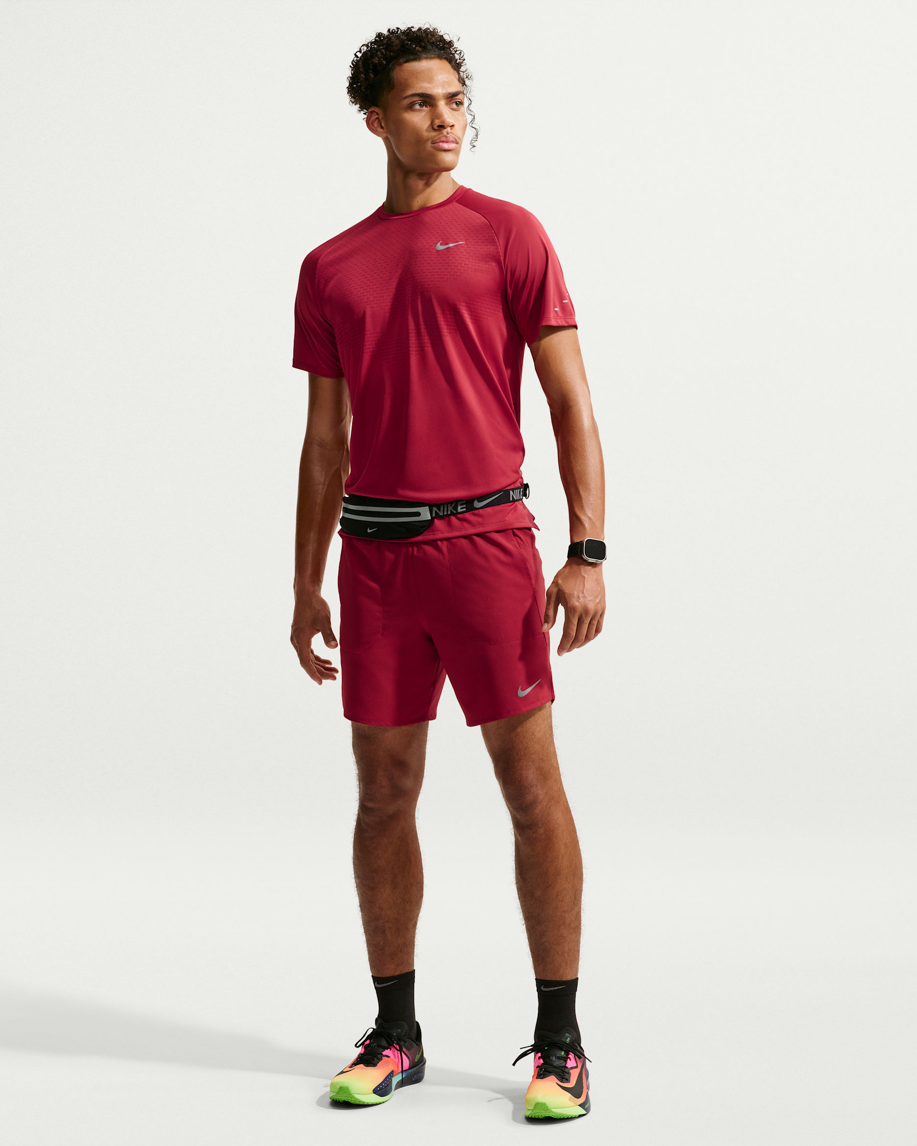 Nike Stride Dri-FIT 18 cm Slip Astarlı Erkek Koşu Şortu - Tough Red/Reflective Silver