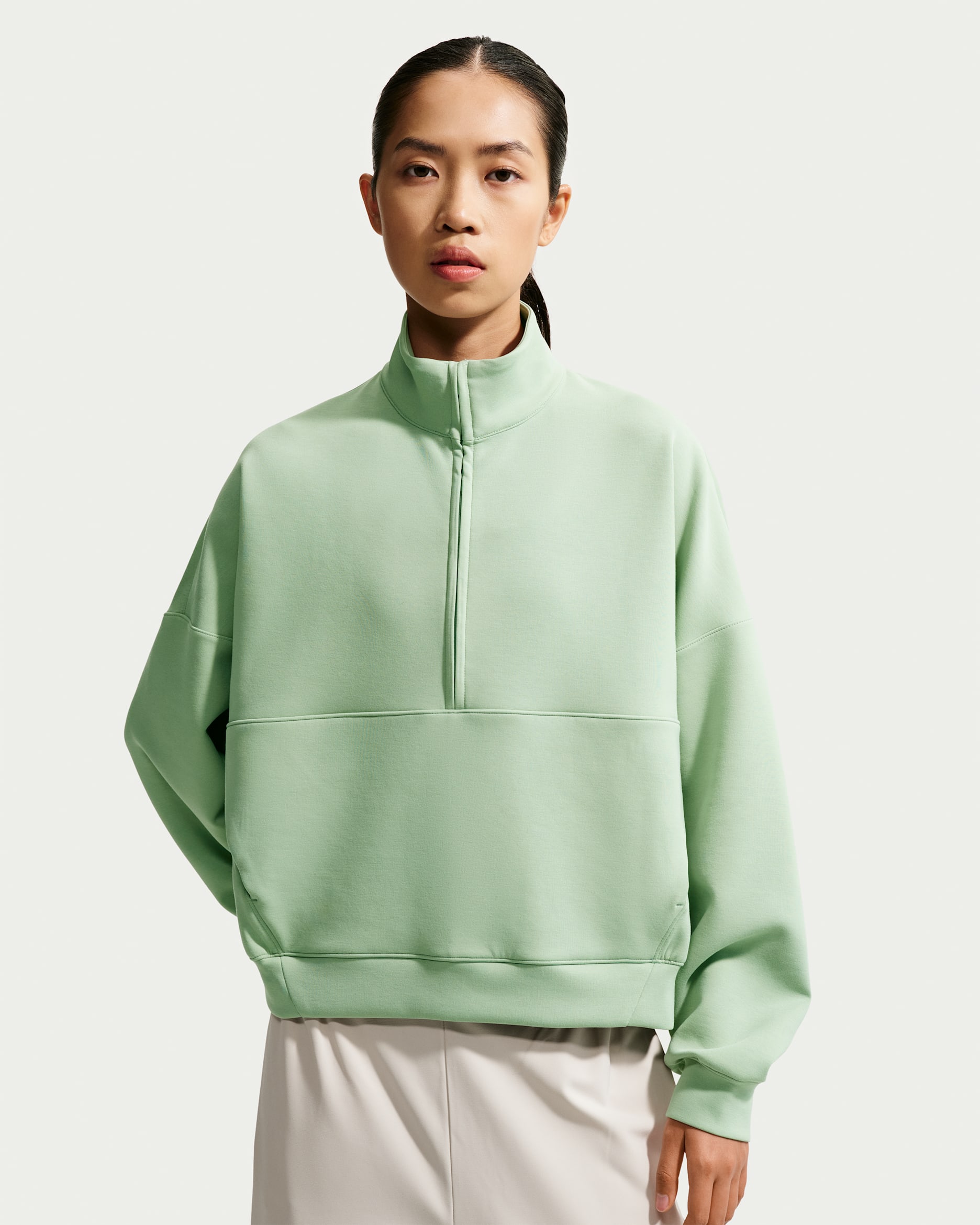 Nike 24.7 ImpossiblySoft Women's Dri-FIT Oversized 1/2-Zip Top - Steam/Dutch Green