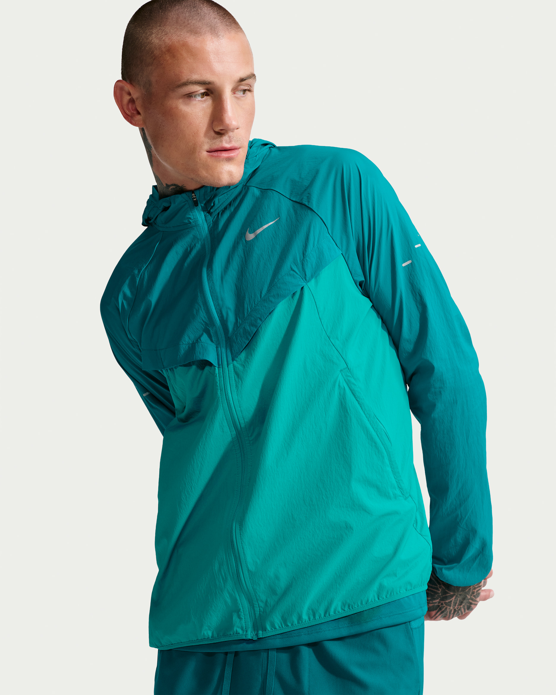 Löparjacka Nike Stride Repel UV för män - Bright Spruce/Energy
