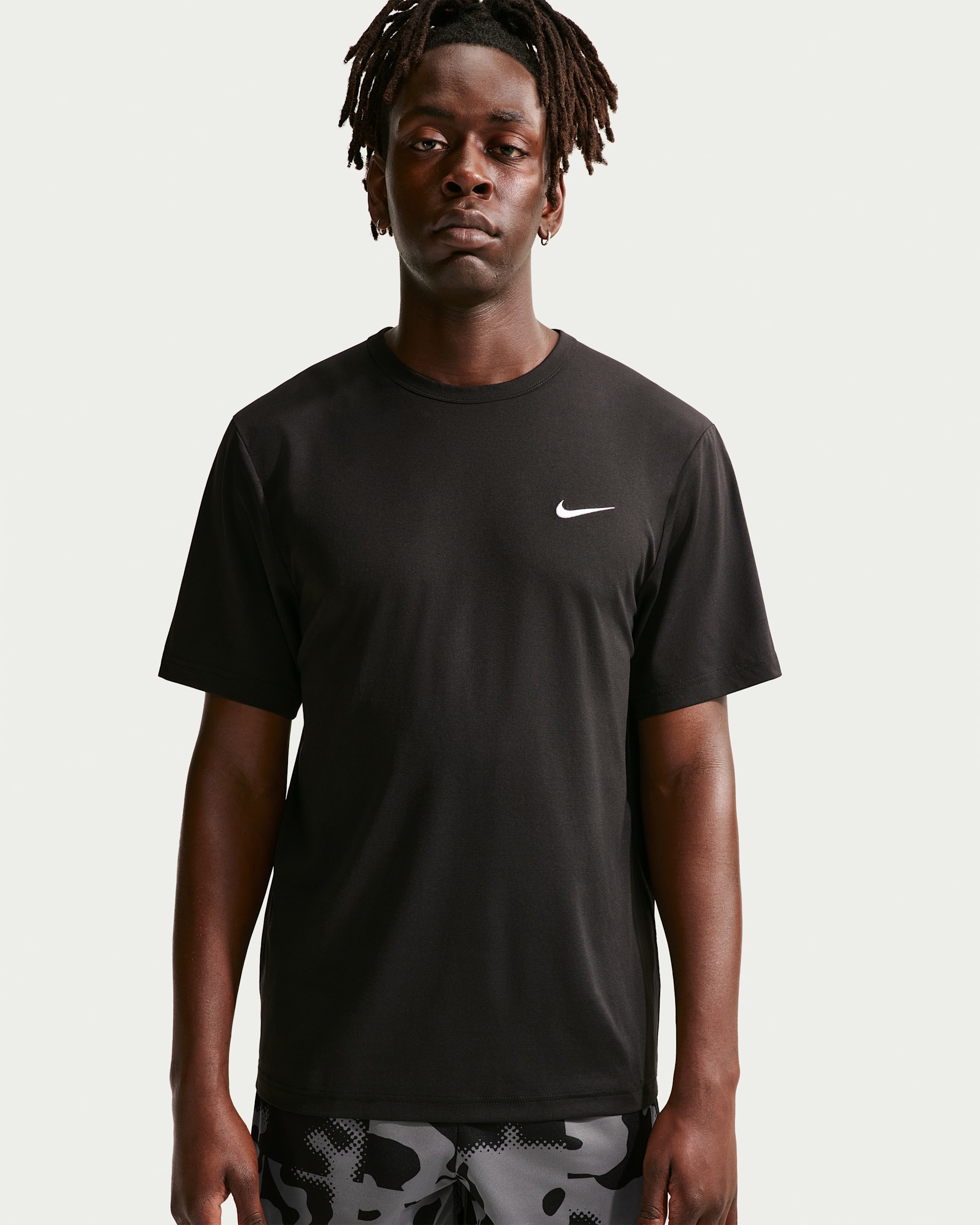 Nike Hyverse Men's Dri-FIT UV Training T-Shirt - Black/White
