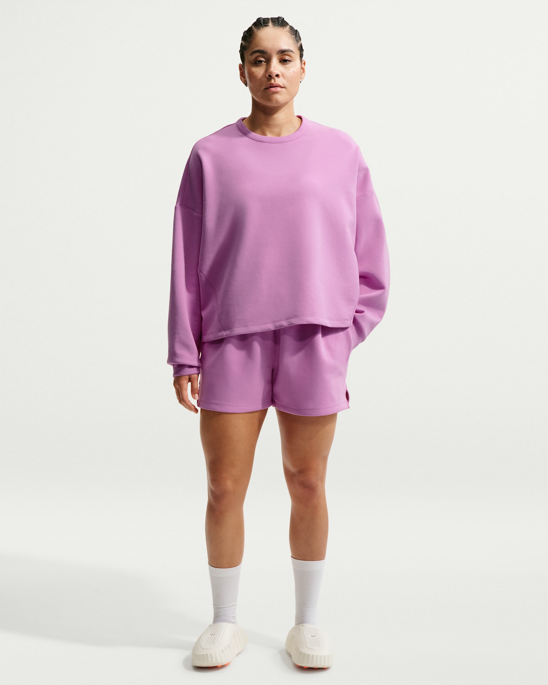 Nike 24.7 ImpossiblySoft Women's Dri-FIT Mid-Rise Loose 4" Shorts - Light Magenta/Desert Berry