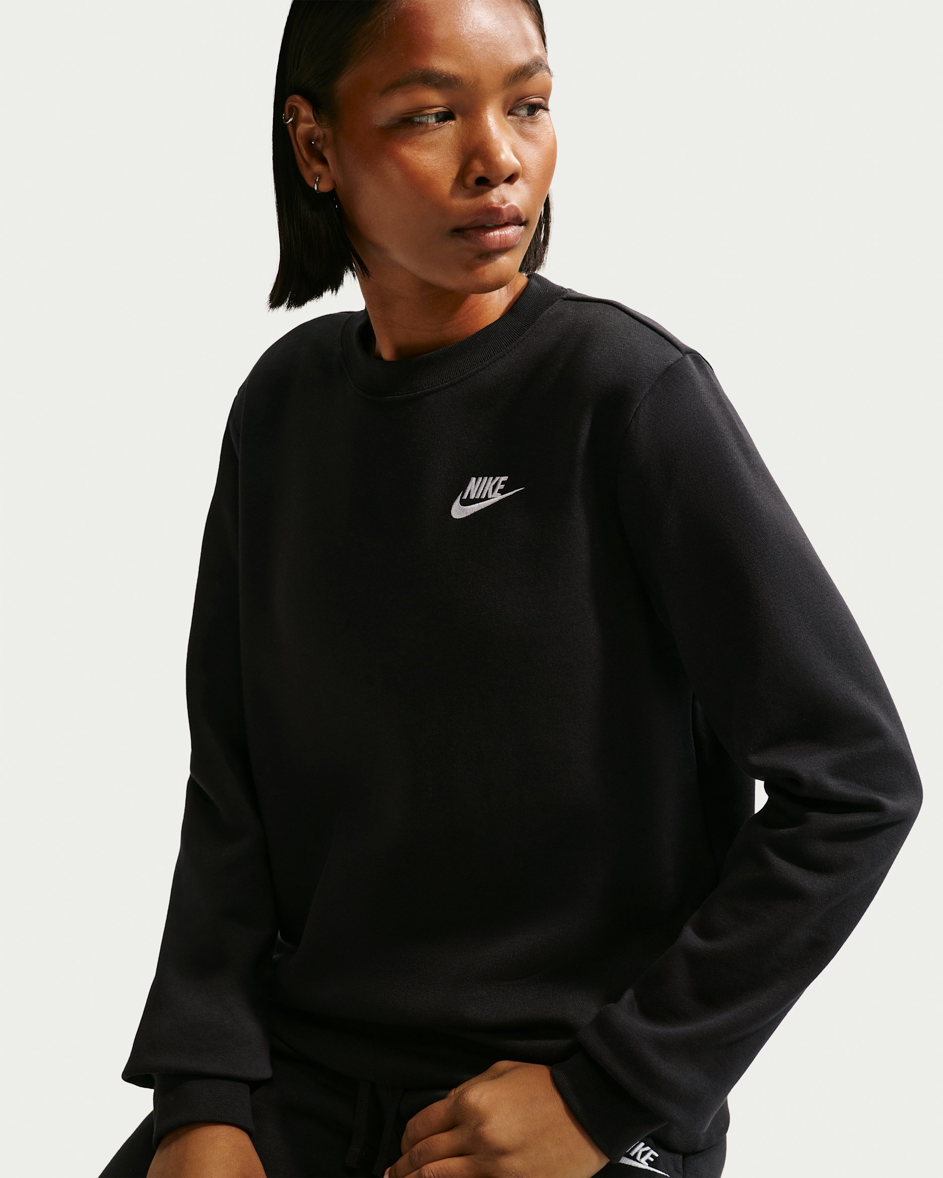 Sudadera con cuello redondo para mujer Nike Sportswear Club Fleece - Negro/Blanco