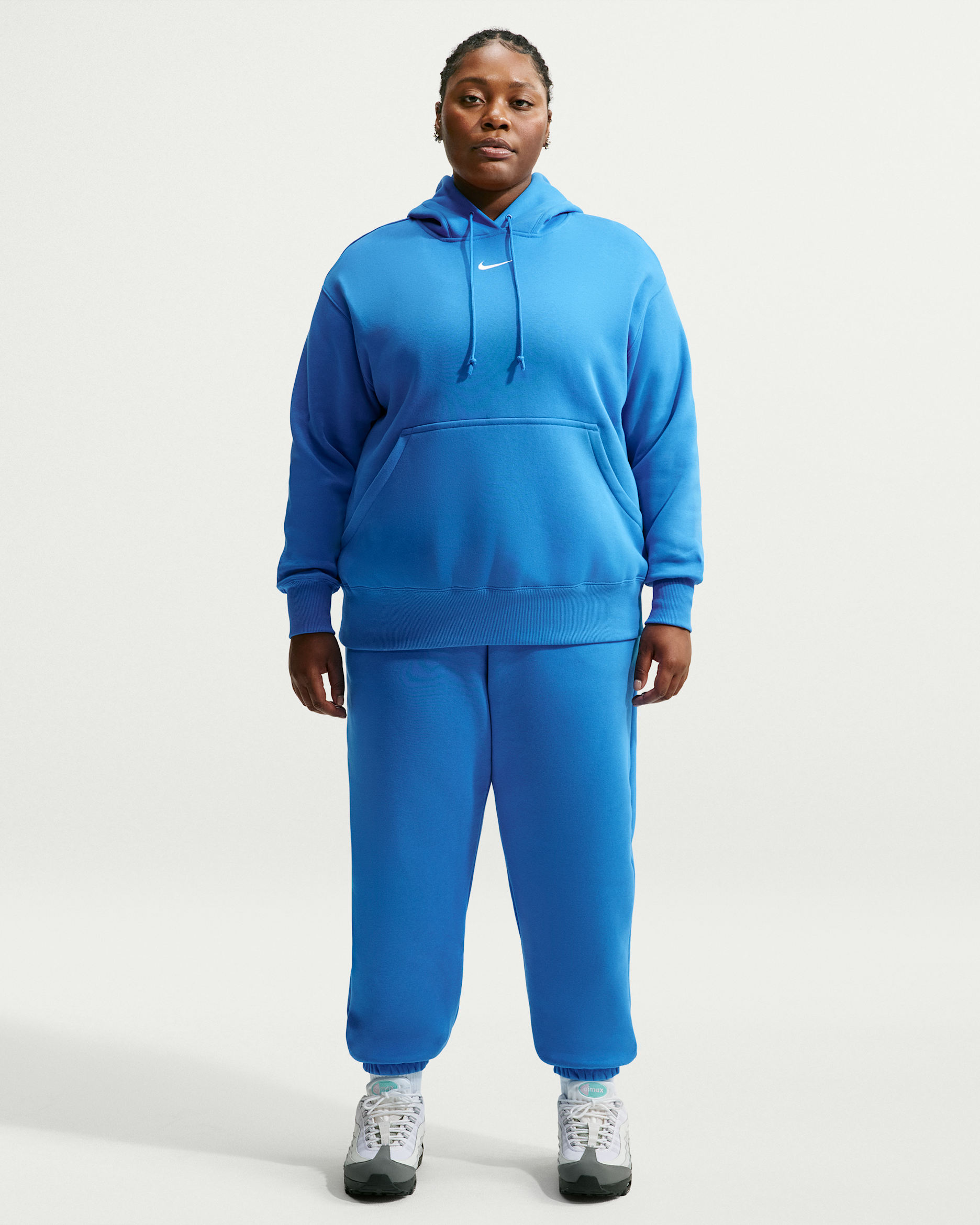 Pants de entrenamiento oversized de cintura alta para mujer (talla grande) Nike Sportswear Phoenix Fleece - Azul foto claro/Vela