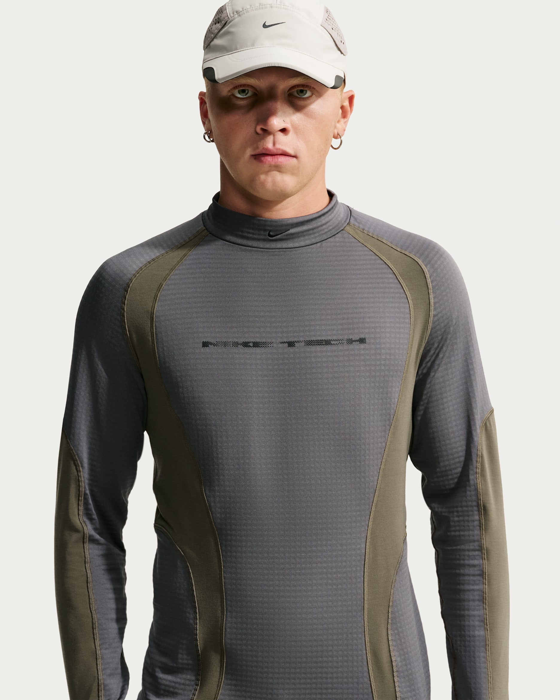 Nike Tech Longsleeve mit enger Passform (Herren) - Iron Grey/Medium Olive/Schwarz