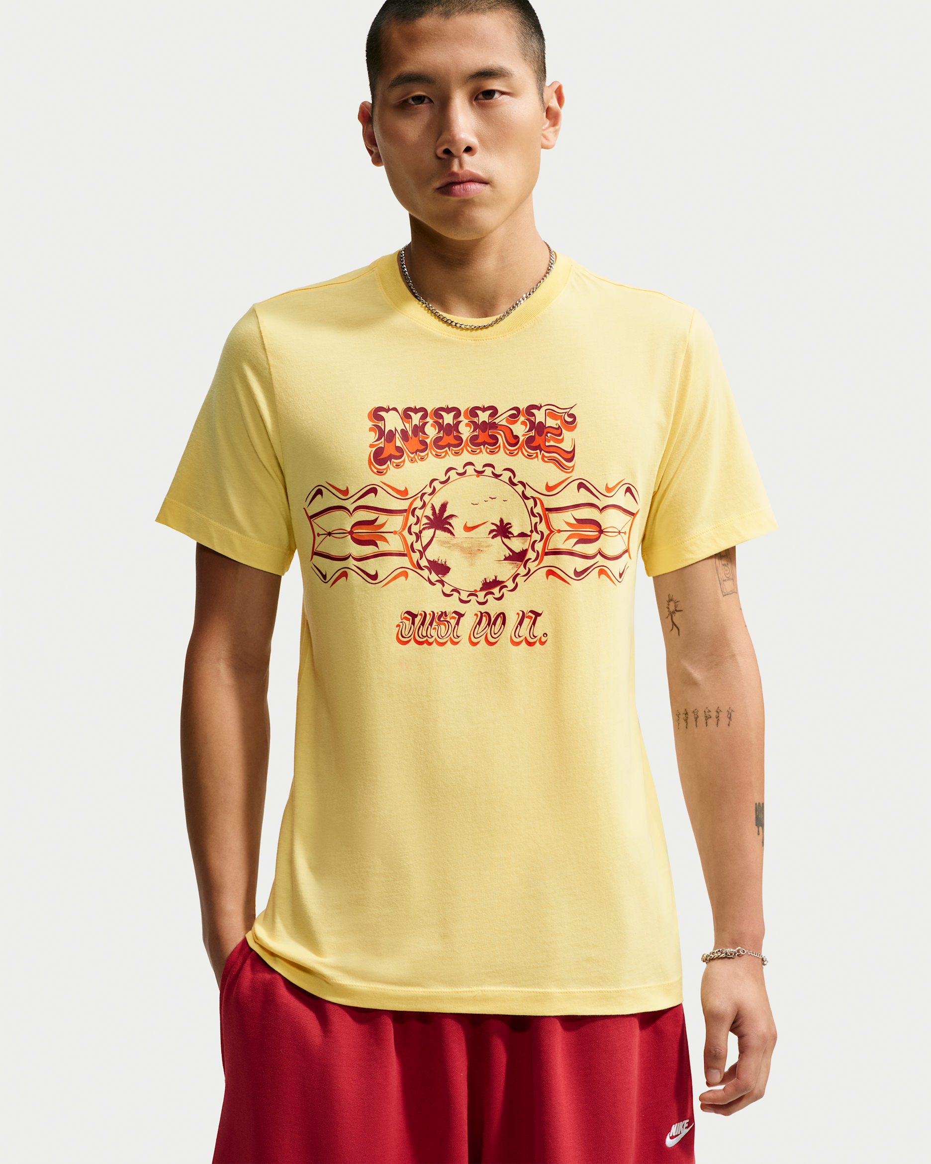 Nike Sportswear T-Shirt - Soft Yellow