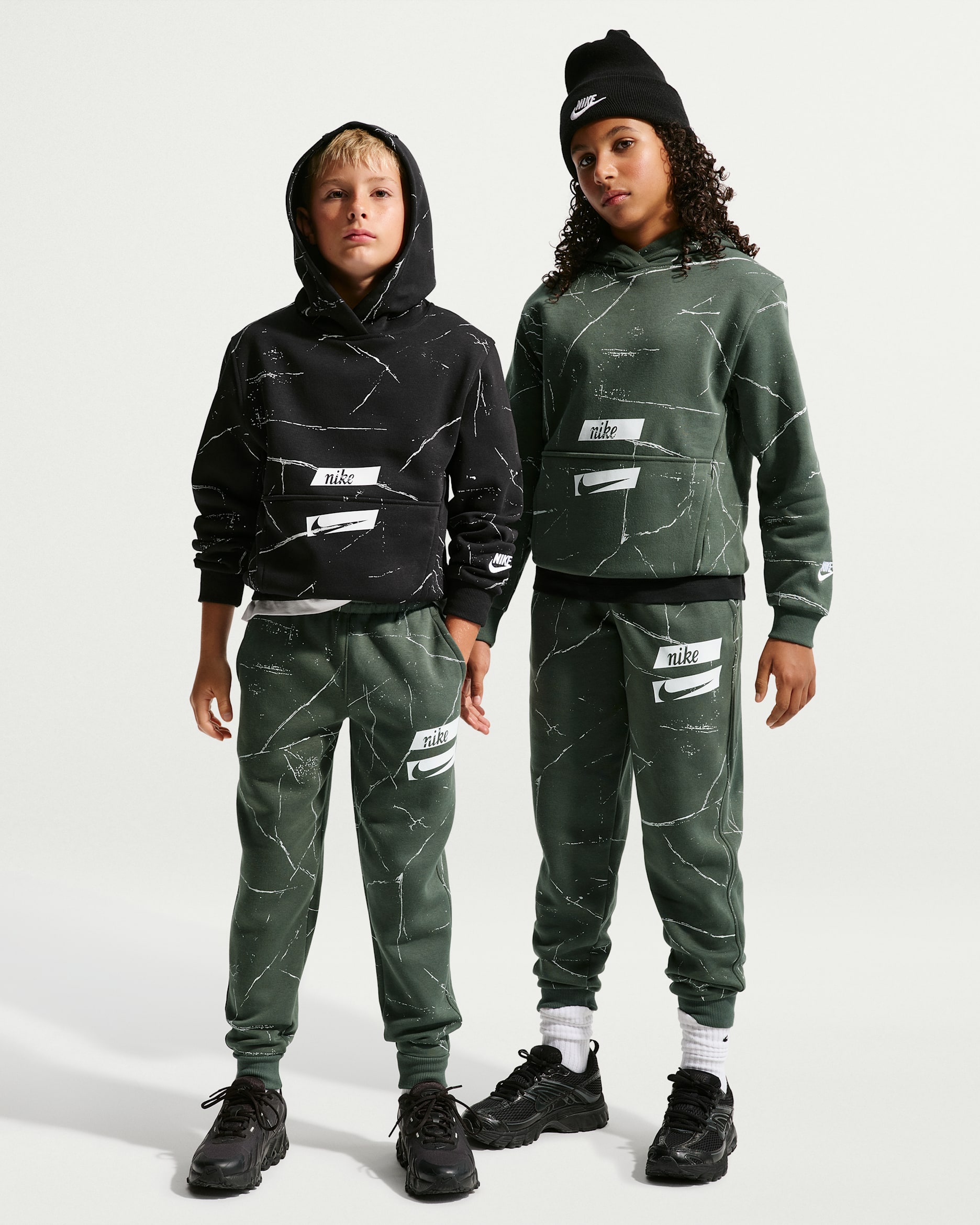 Nike Sportswear Club Big Kids' Pants - Camo Green/White