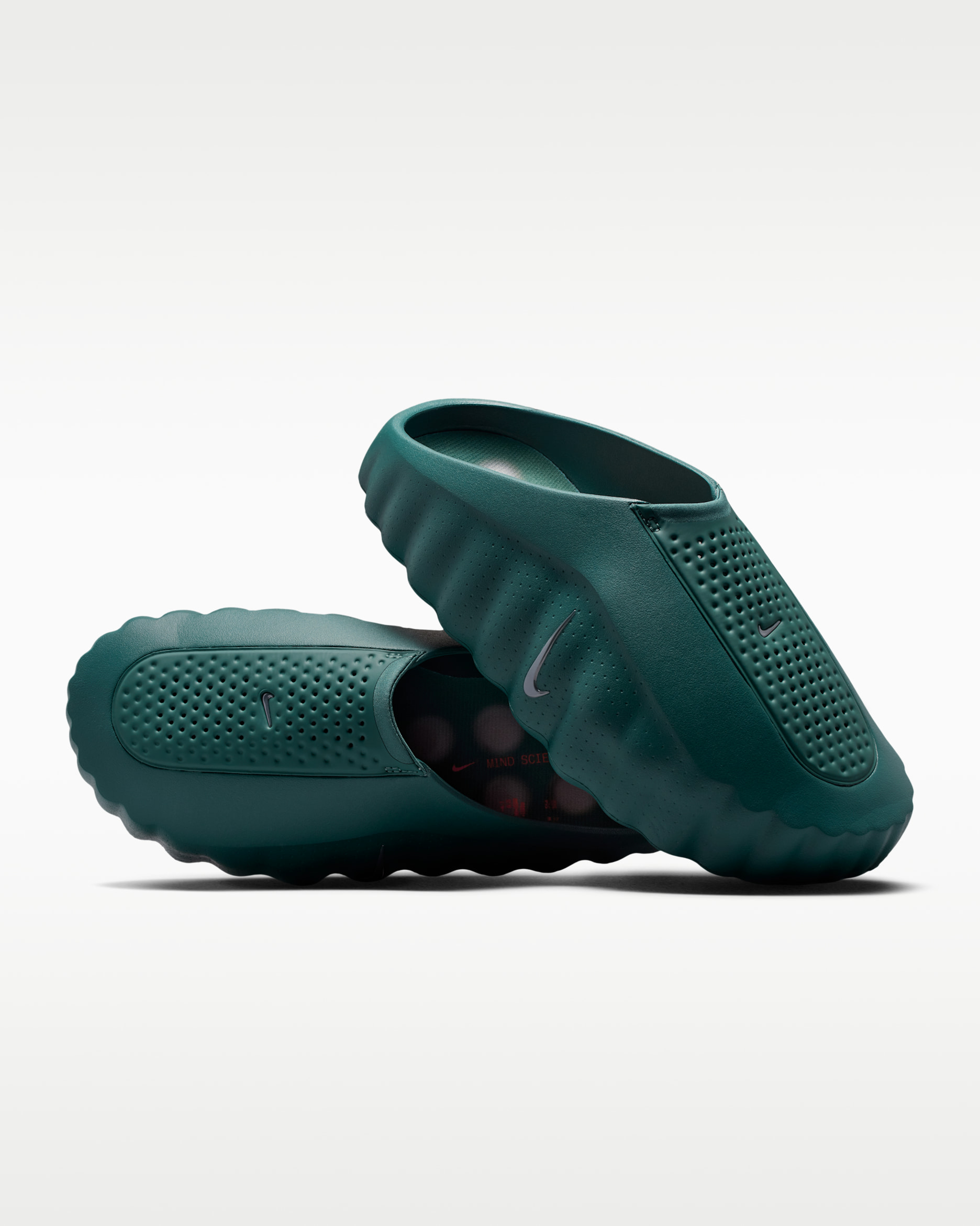 Nike Mind 001 Pregame Mules (Herren) - Mineral Slate/Light Pumice/Hyper Crimson/Metallic Platinum