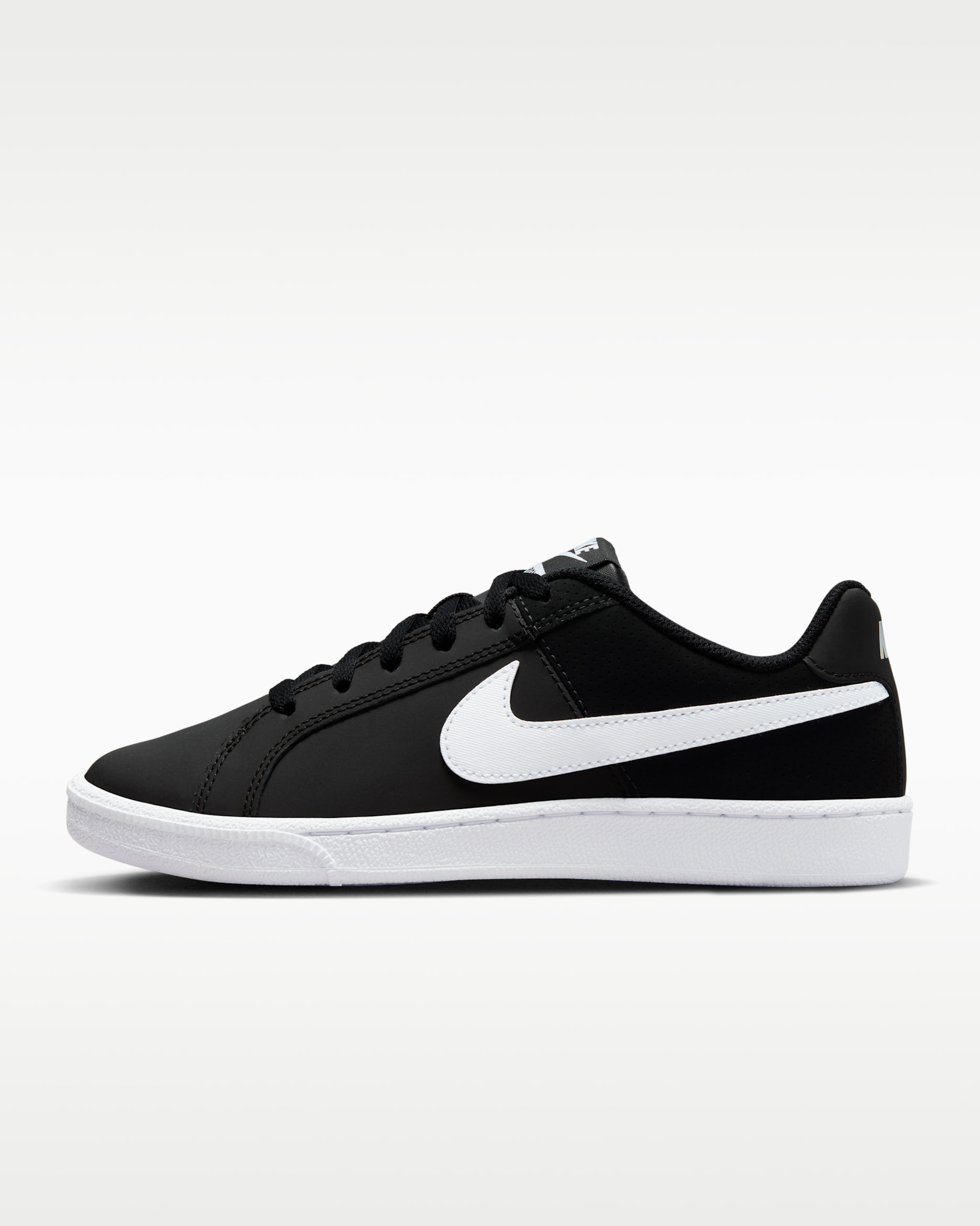 Nike Court Royale Women's Shoes - Black/White