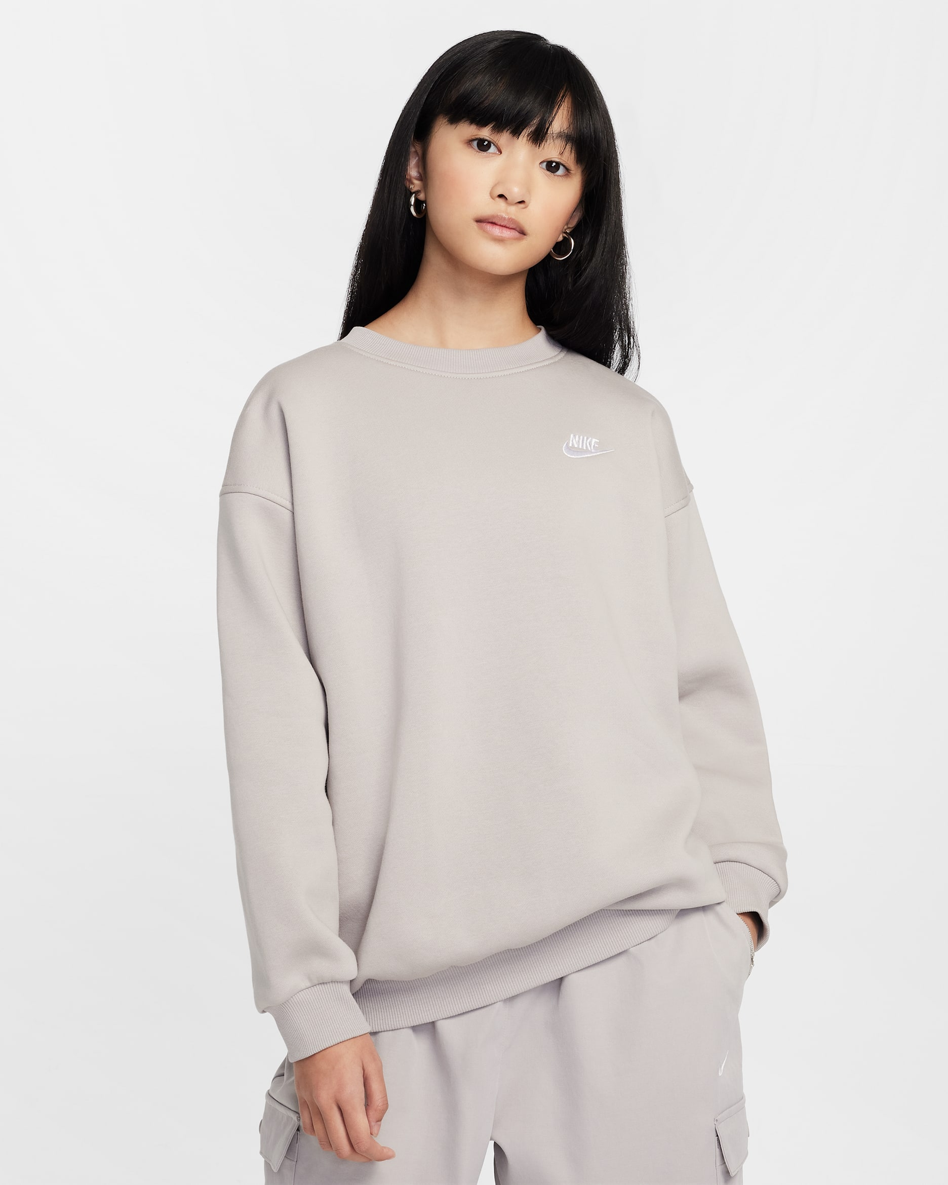 Nike Sportswear Club Fleece Older Kids' Oversized Sweatshirt - College Grey/White