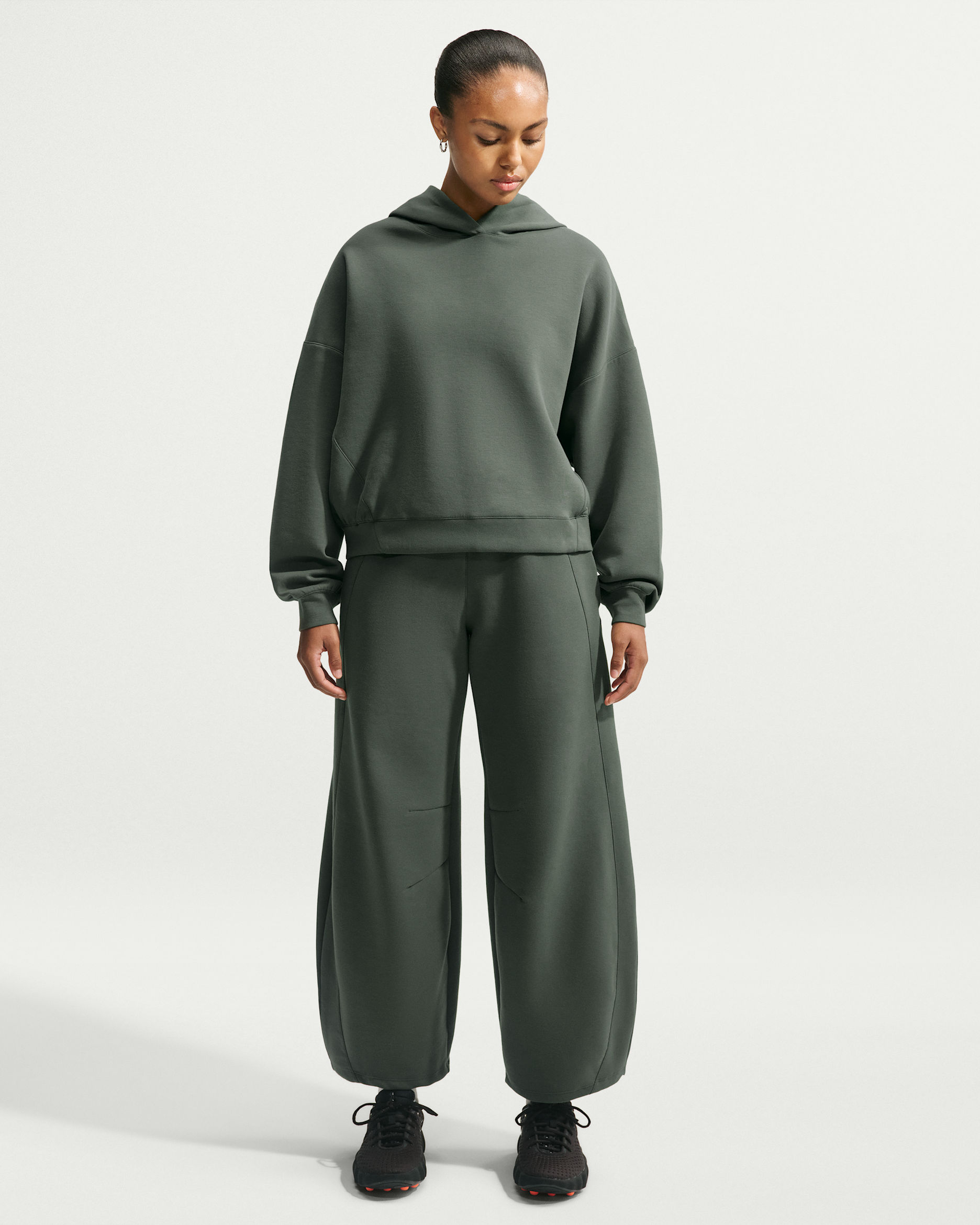 Nike 24.7 ImpossiblySoft Women's High-Waisted Wide-Leg Pants - Camo Green/Black/Outdoor Green