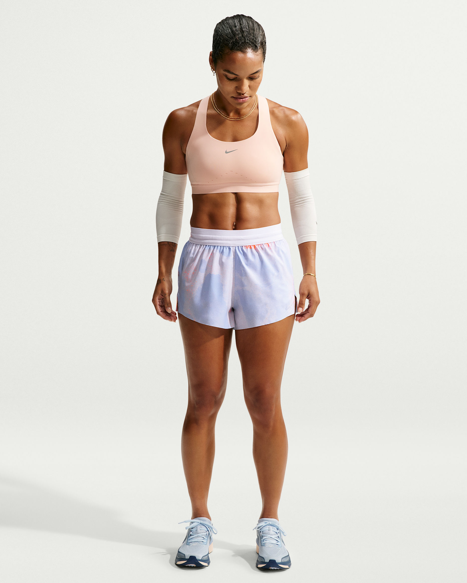 Shorts da running 6 cm Dri-FIT a vita media con slip Nike Swift – Donna - Royal Pulse/Bleached Lilac