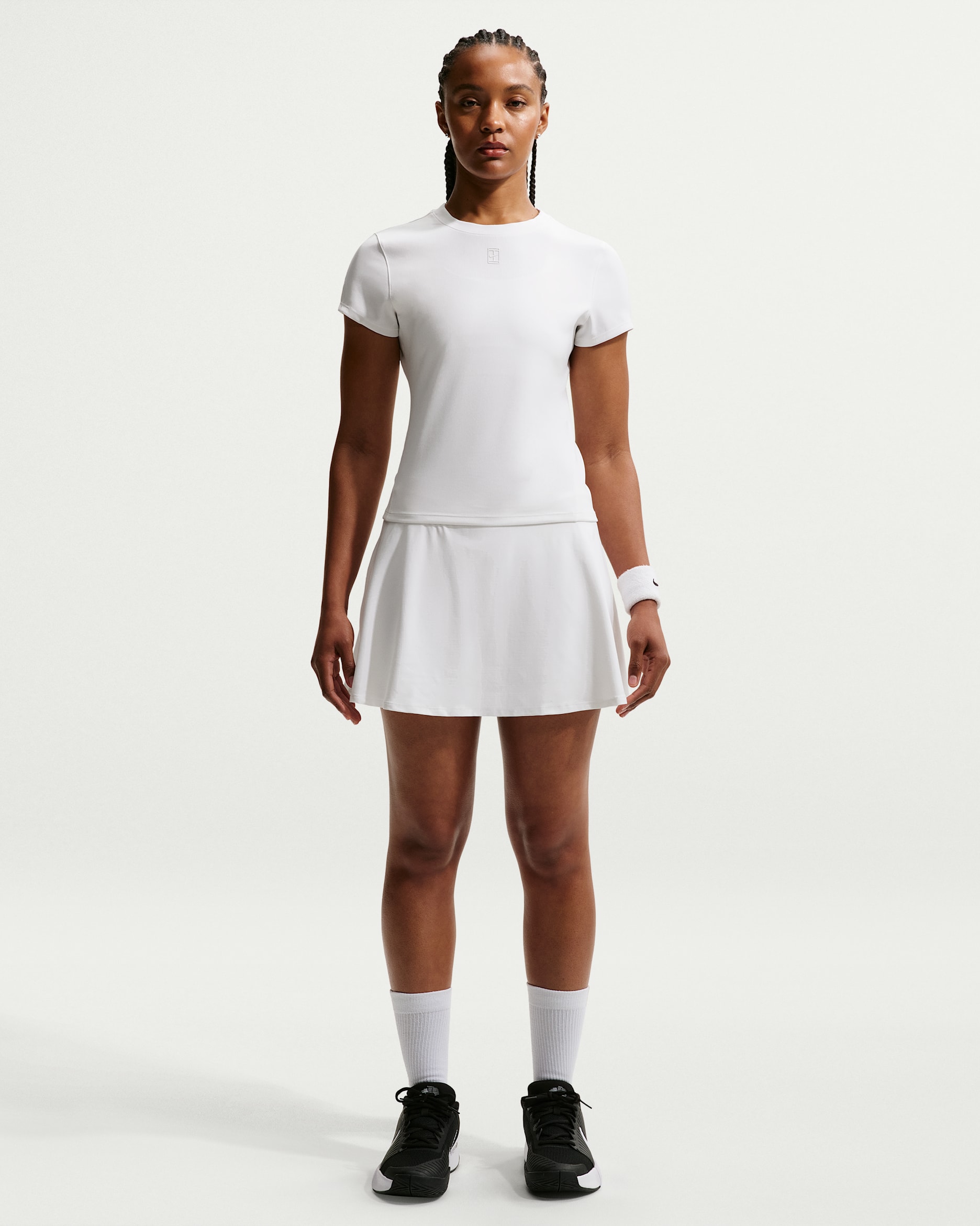 Falda de tenis Dri-FIT corta con vuelo para mujer Nike Victory - Blanco/Negro