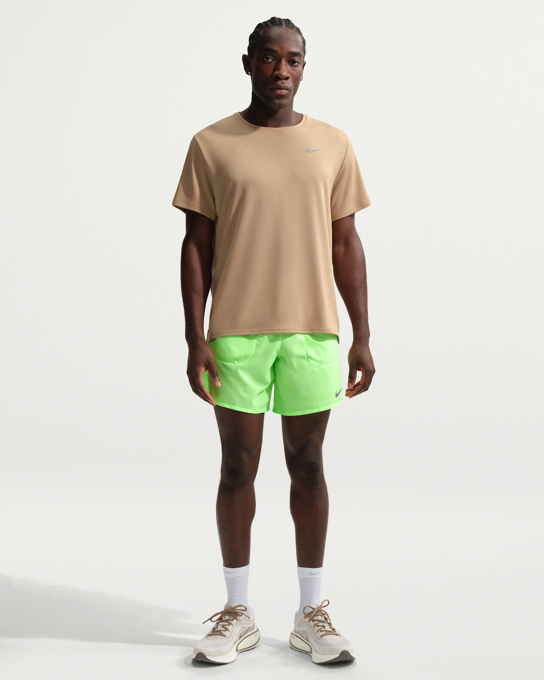 Shorts de correr Dri-FIT de 18 cm con forro de ropa interior para hombre Nike Stride - Avalancha lima