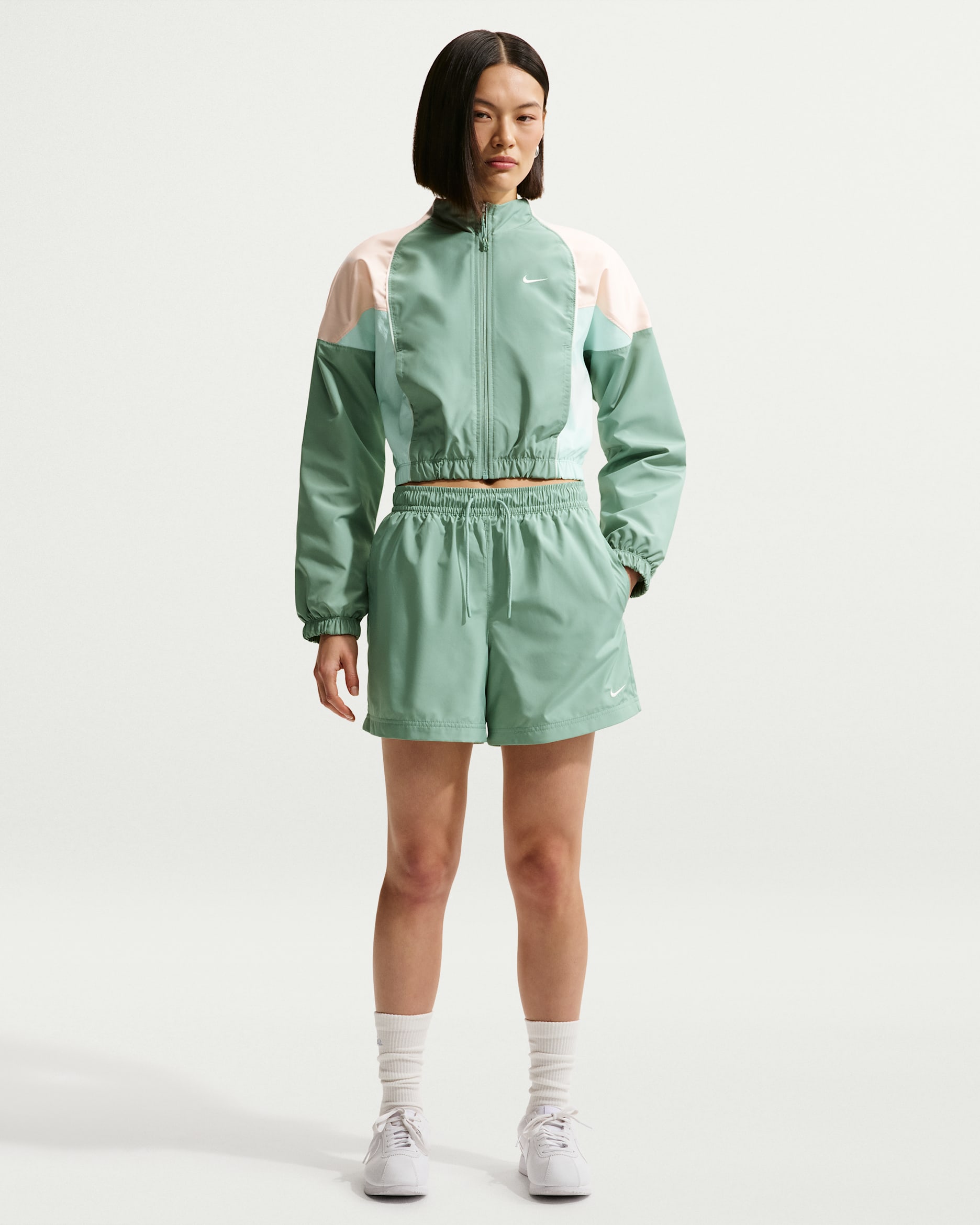 나이키 스포츠웨어 클래식 우븐 여성 미드라이즈 쇼츠 - 스팀/세일