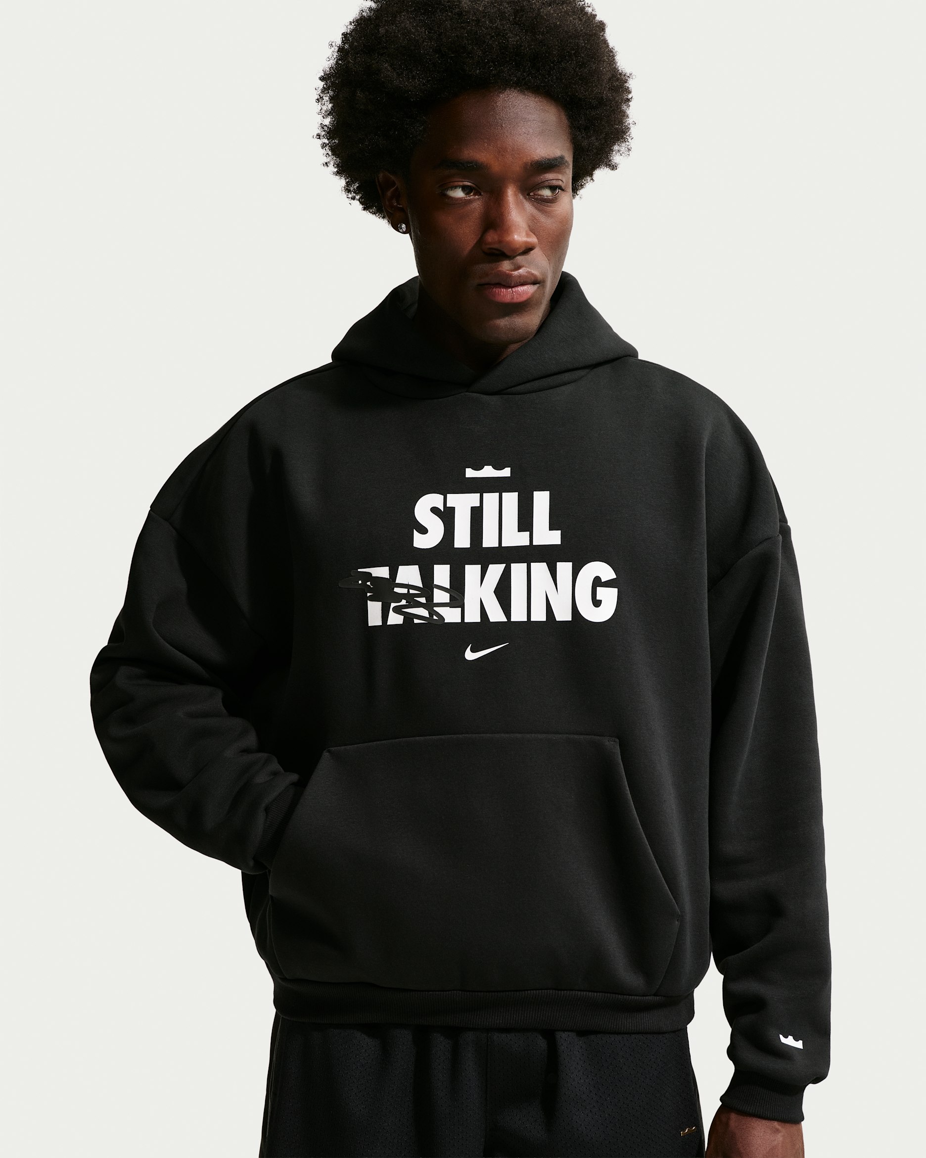 LeBron "Shut Up and Dribble" Nike angerauter Basketball-Hoodie mit Therma-FIT-Technologie (Herren) - Schwarz