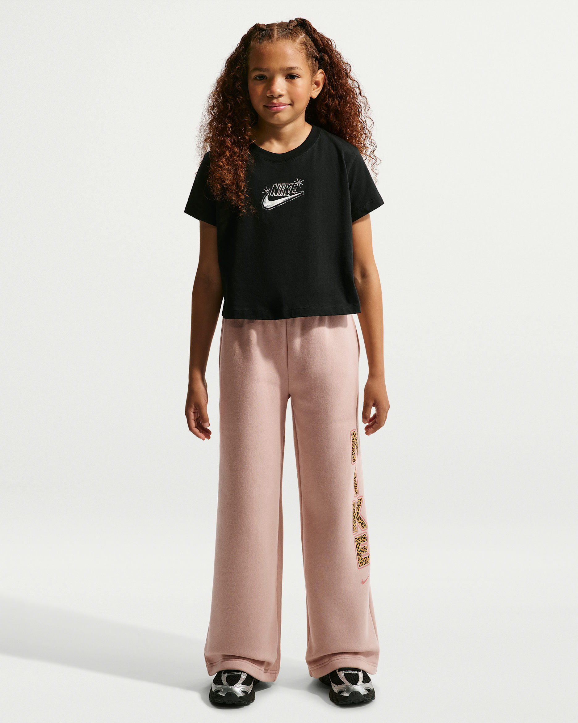 Pants de tejido Fleece con dobladillo abierto para niña talla grande Nike Sportswear Studio - Malva piedra