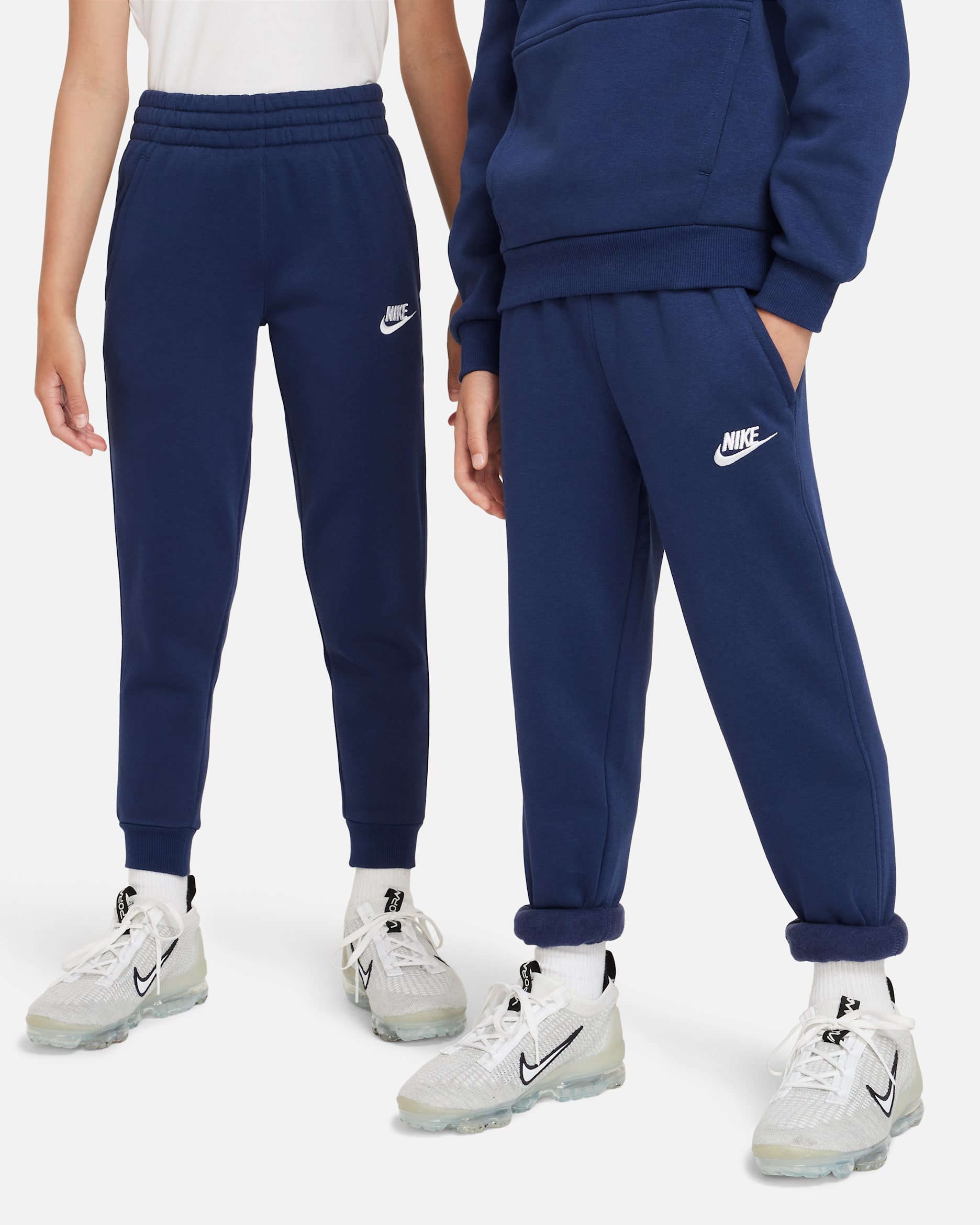 Nike Sportswear Club Fleece Older Kids' Joggers - Midnight Navy/White