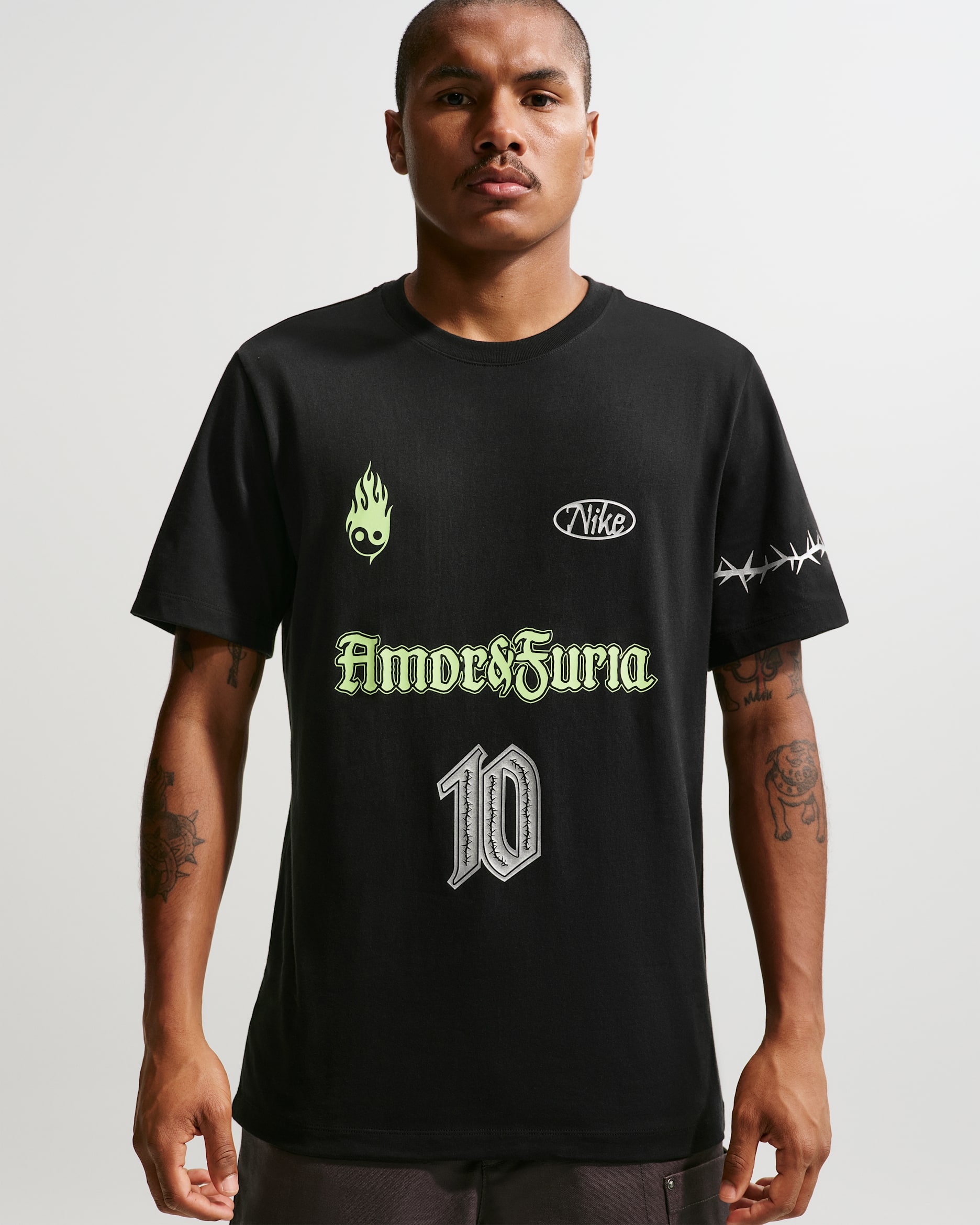 ナイキ スポーツウェア メンズ Tシャツ - ブラック