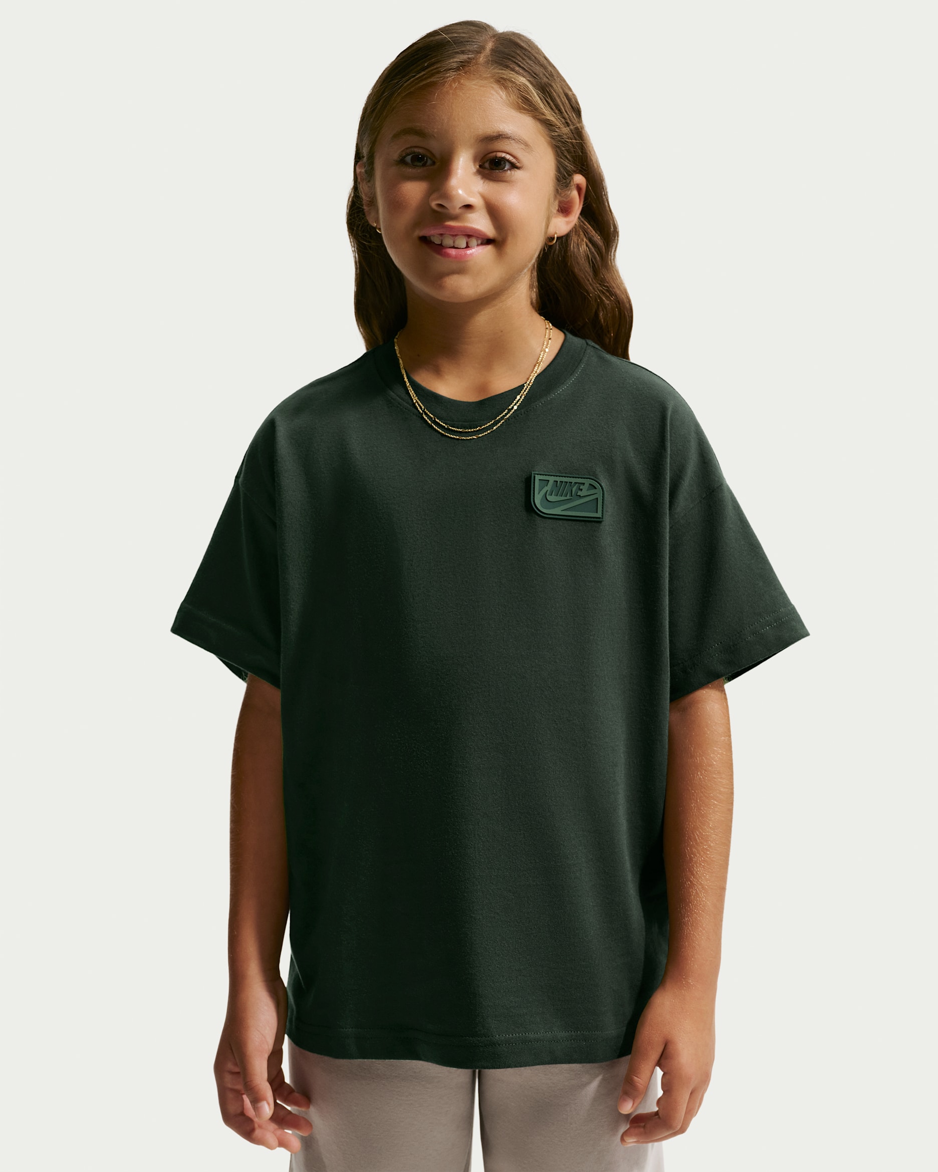 Playera para niños talla grande Nike Sportswear Club - Abeto negro