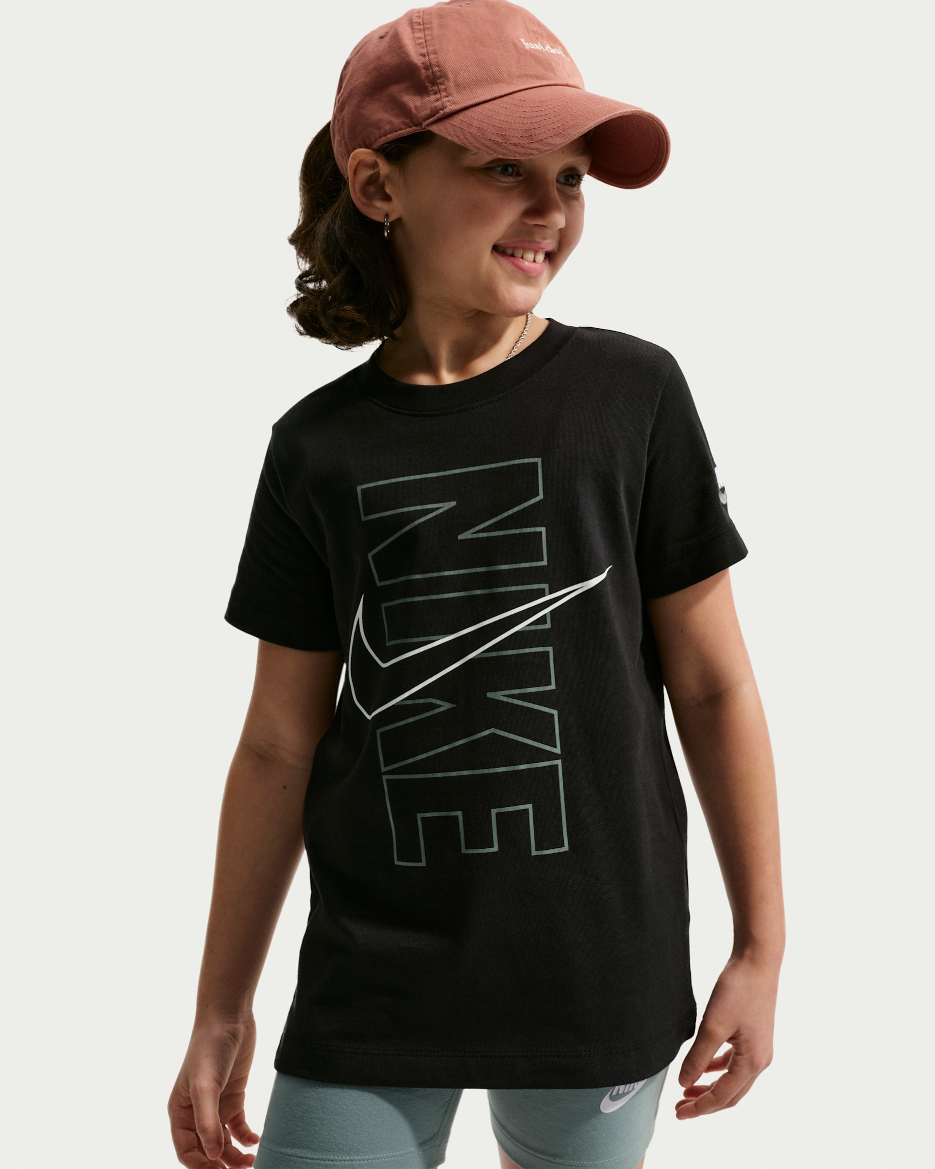 Playera para niños talla grande Nike Sportswear - Negro