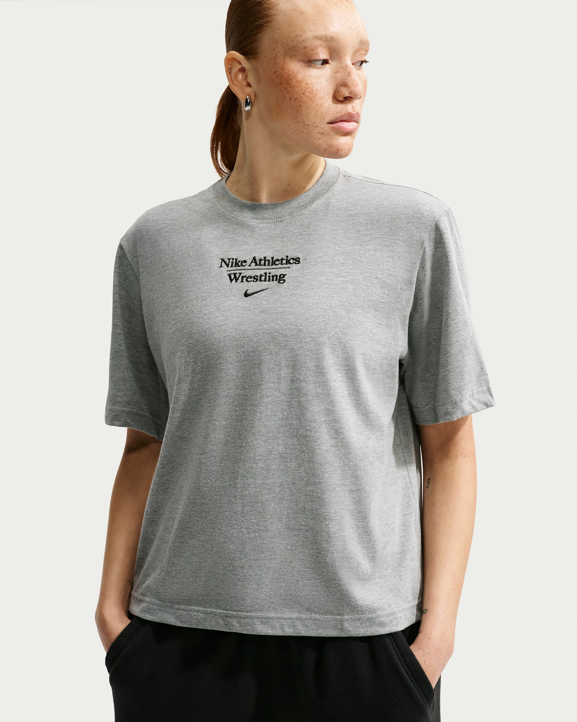 Playera de corte cuadrado para mujer Nike Wrestling - Gris oscuro jaspeado