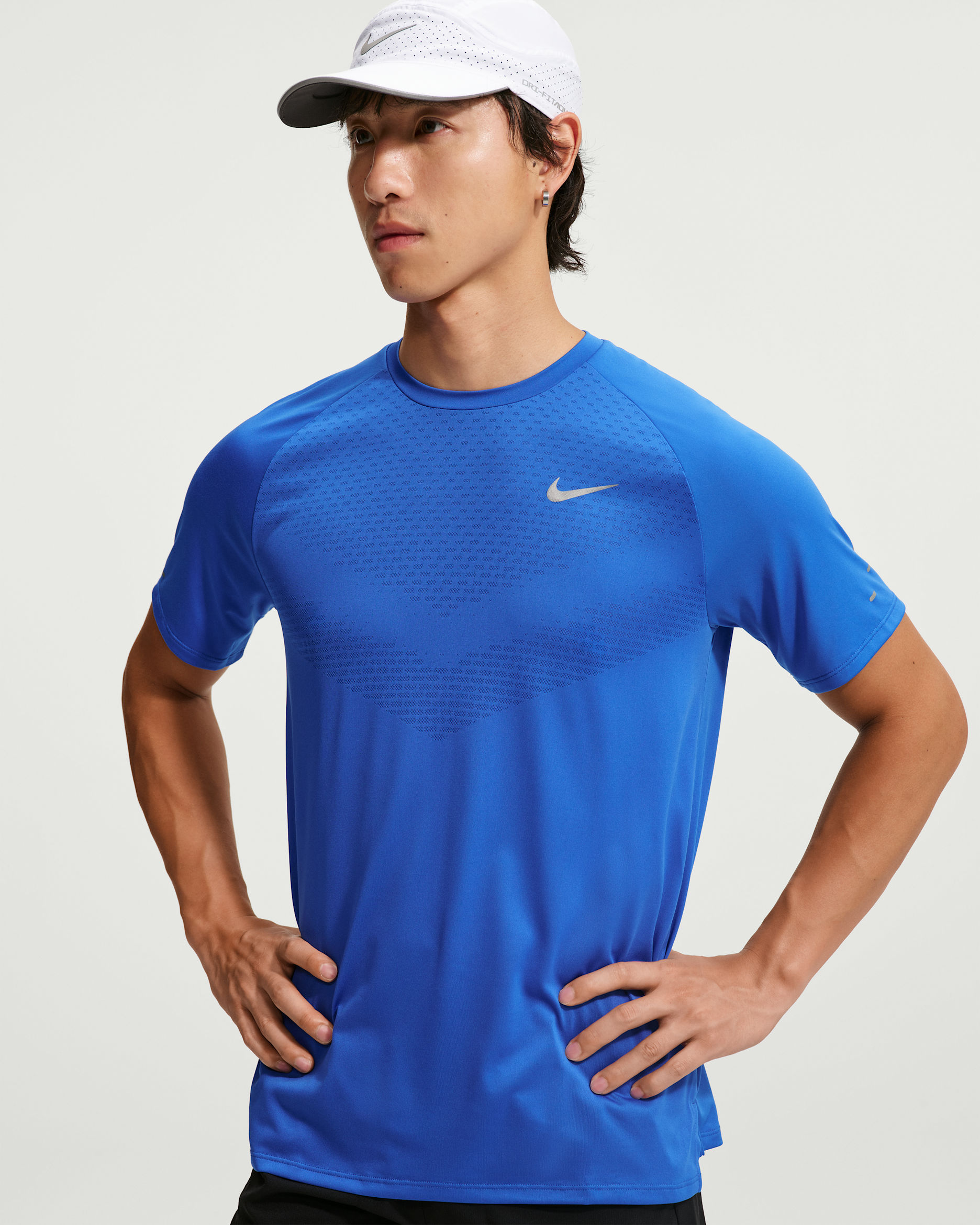 เสื้อวิ่งแขนสั้นผู้ชาย Dri-FIT ADV Nike Stride - Hyper Royal