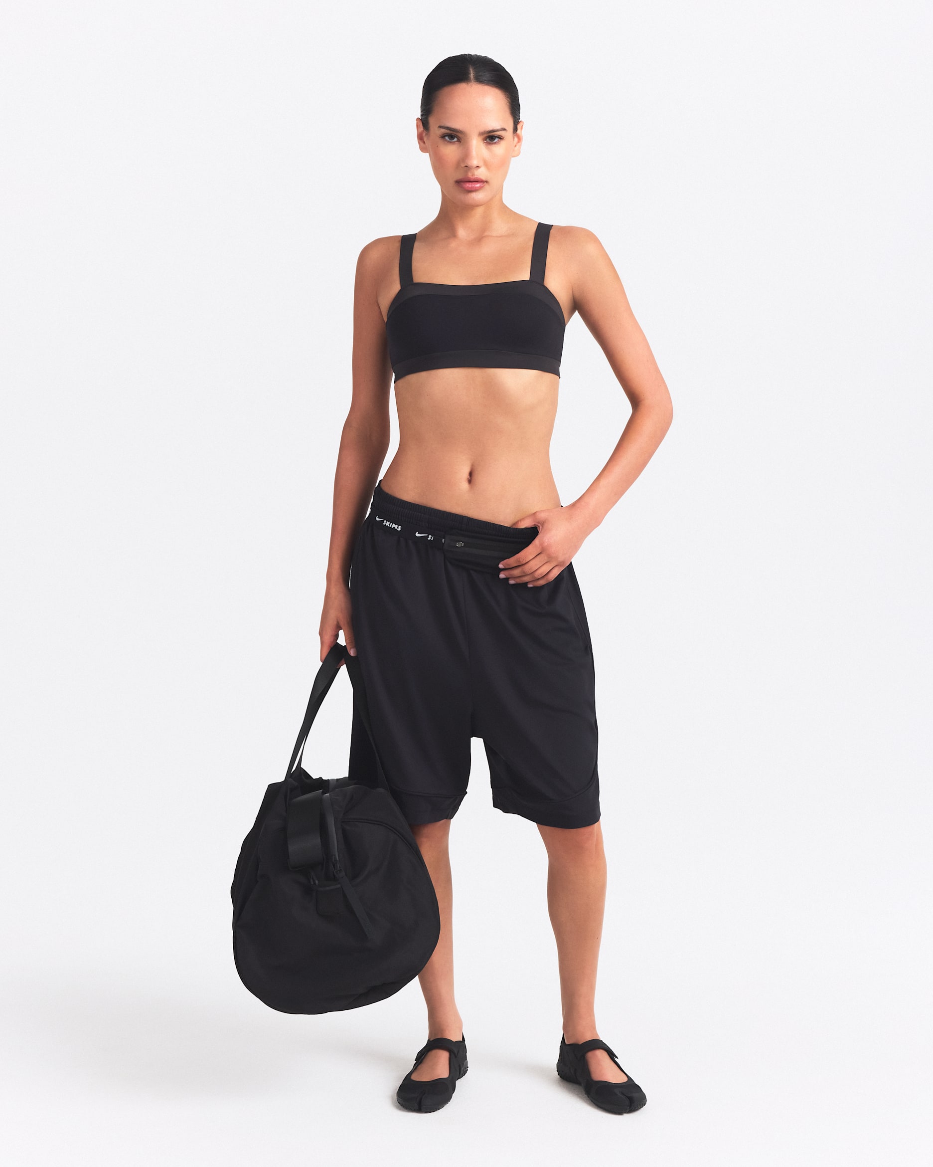 NikeSKIMS Airy Women's Relaxed Shorts - NSKM OBSIDIAN