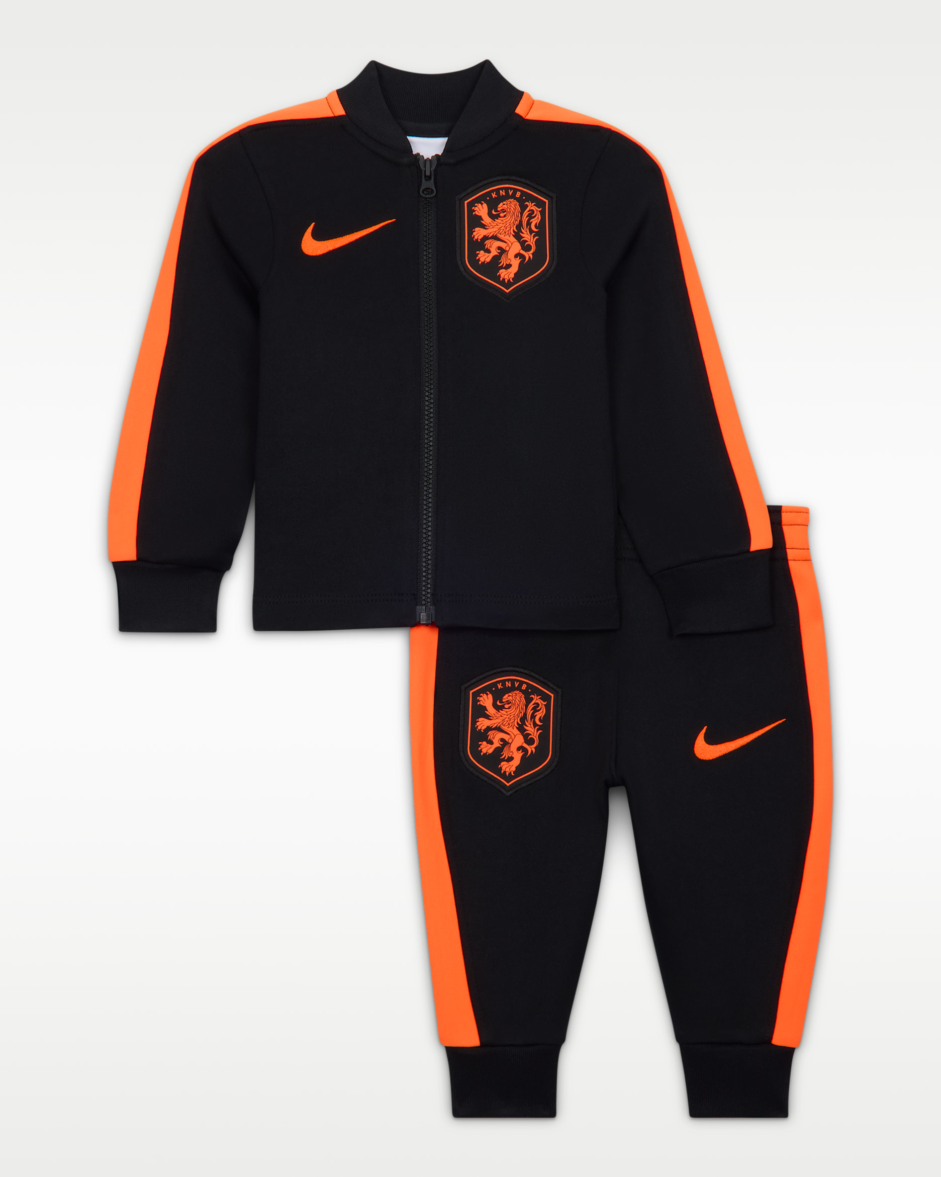 Ποδοσφαιρική πλεκτή φόρμα Nike Dri-FIT Κάτω Χώρες Strike για βρέφη και νήπια - Μαύρο/Hyper Crimson/Hyper Crimson/Hyper Crimson