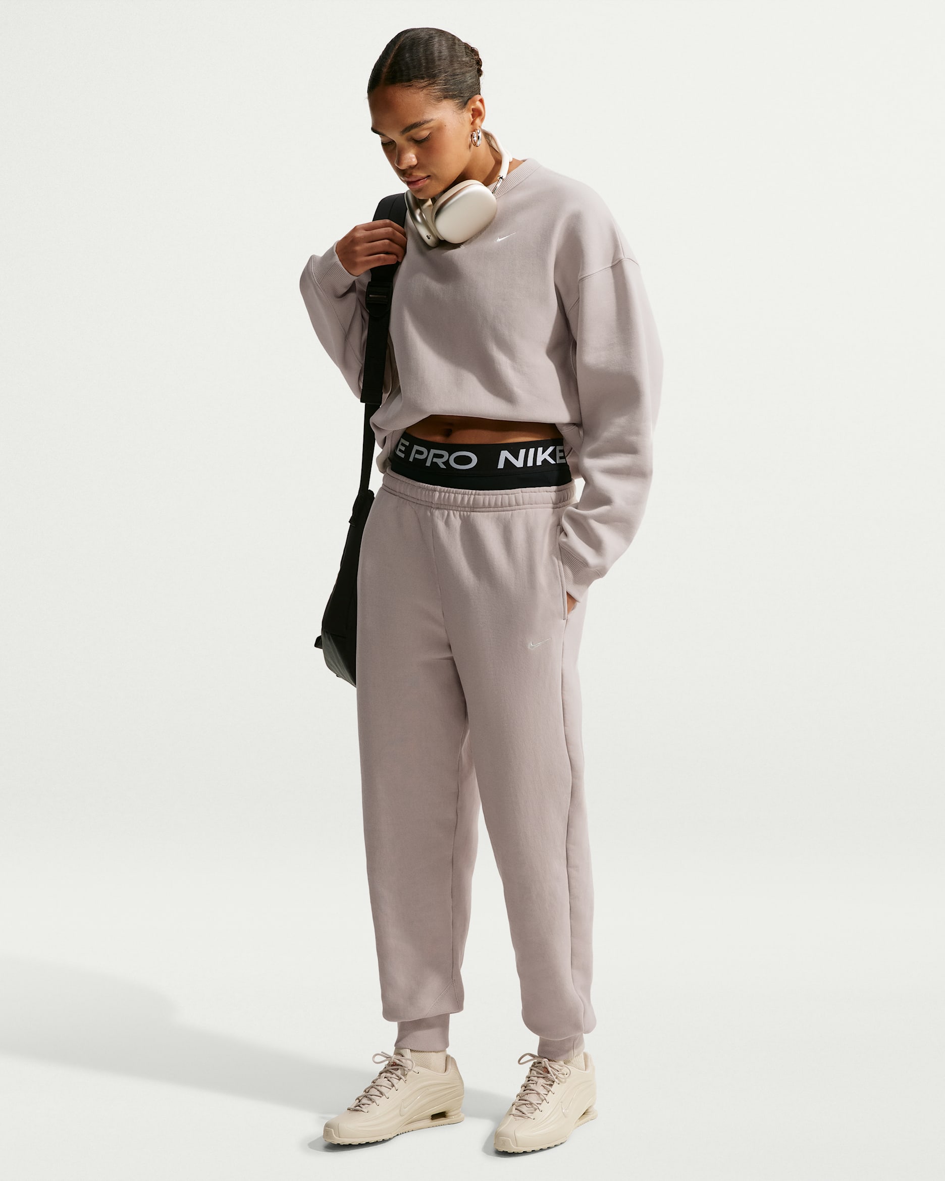 Nike Studio Fleece Heavyweight Women's Oversized High-Rise Joggers - Cream II/Sail