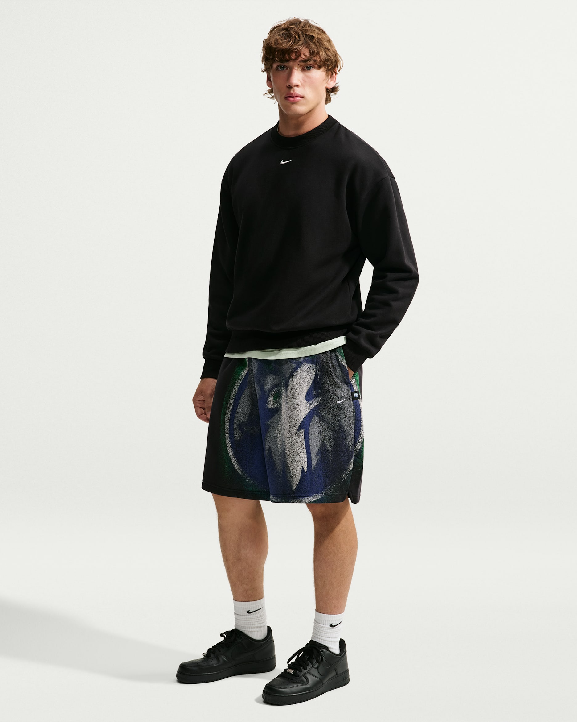 Minnesota Timberwolves Standard Issue Pantalons curts de bàsquet de teixit Fleece Nike - Home - Negre/Blanc